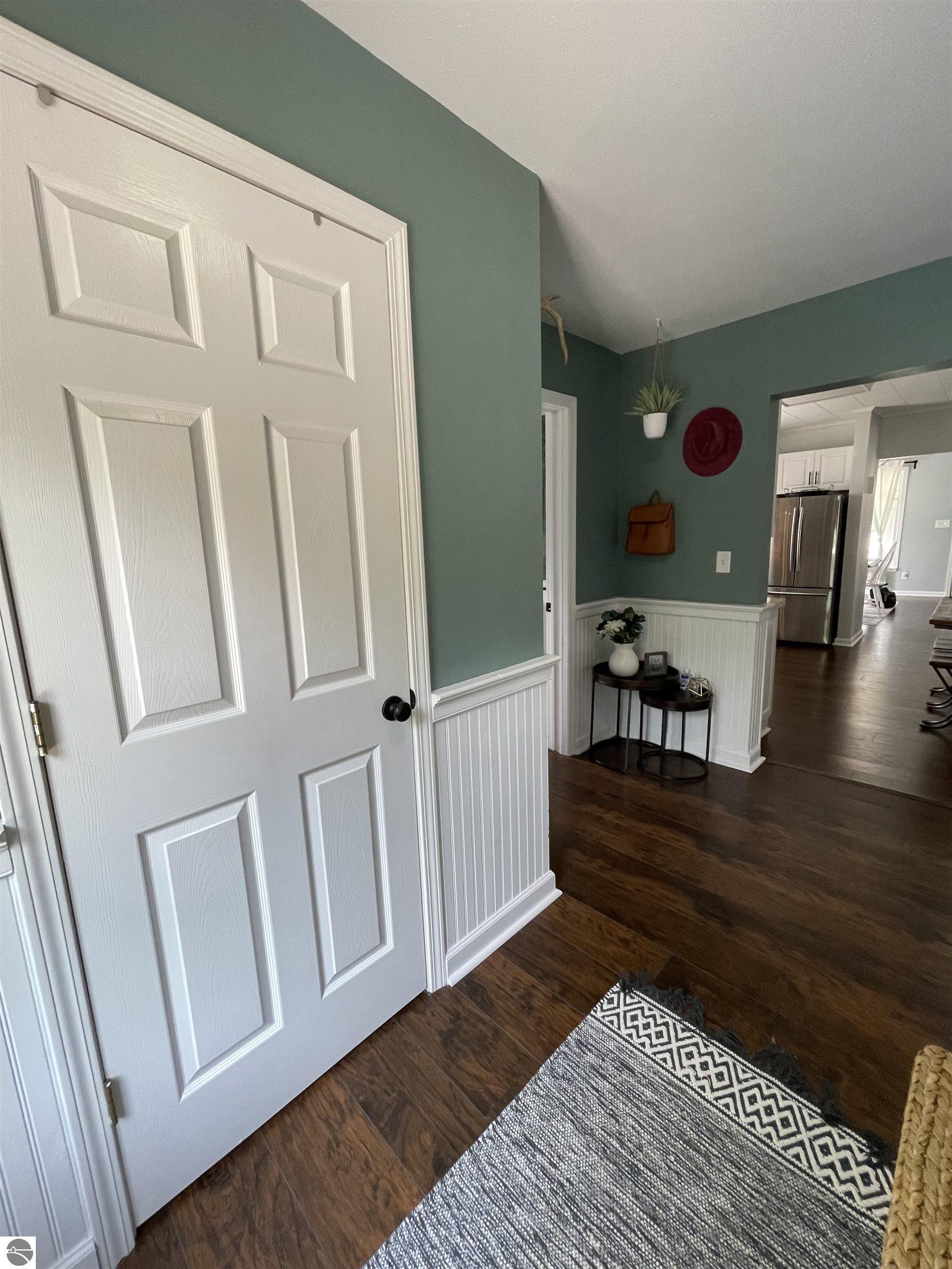 810 Cedar Street, Clare, MI 48617 — Photo 37