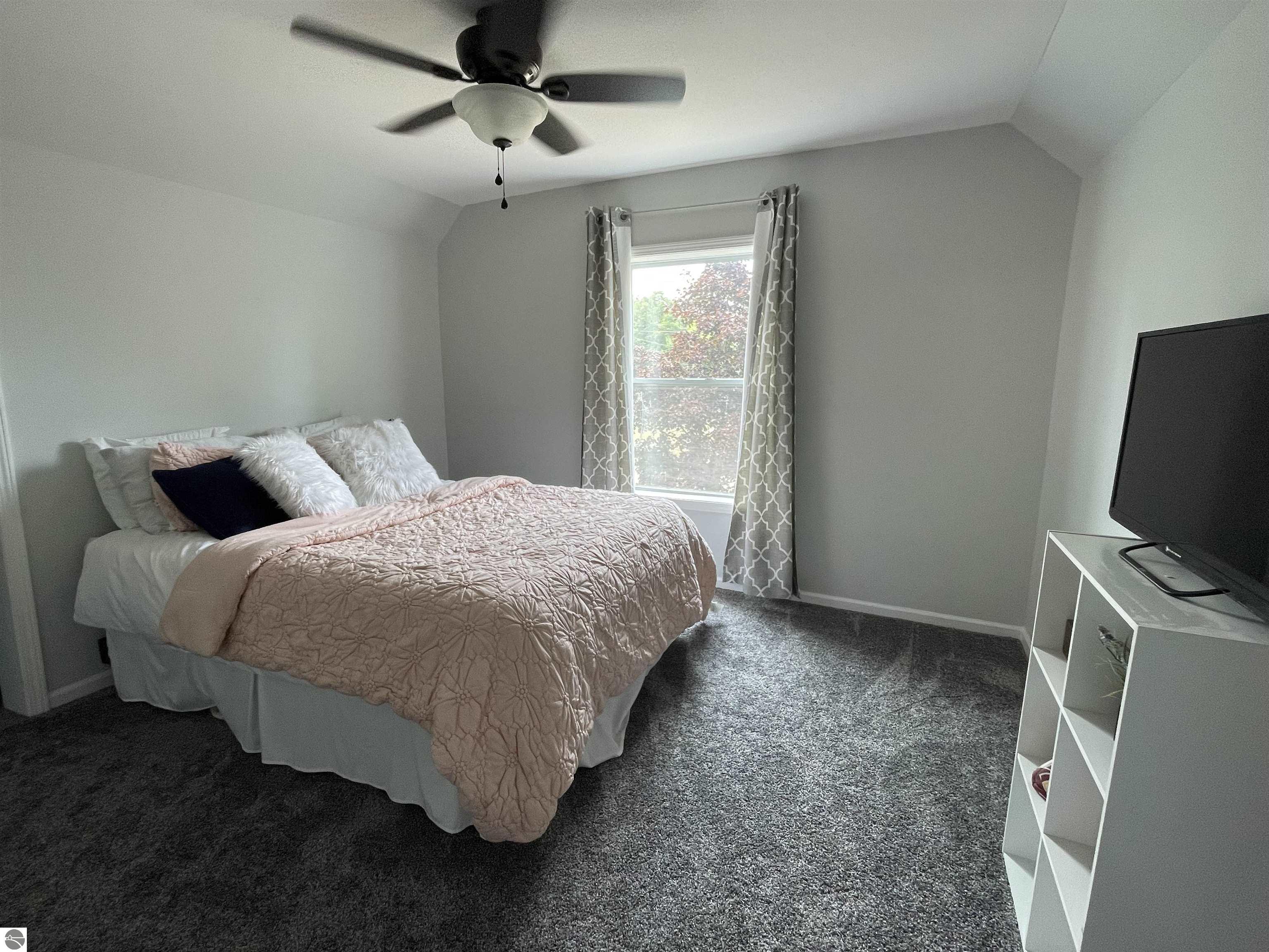 810 Cedar Street, Clare, MI 48617 — Photo 46