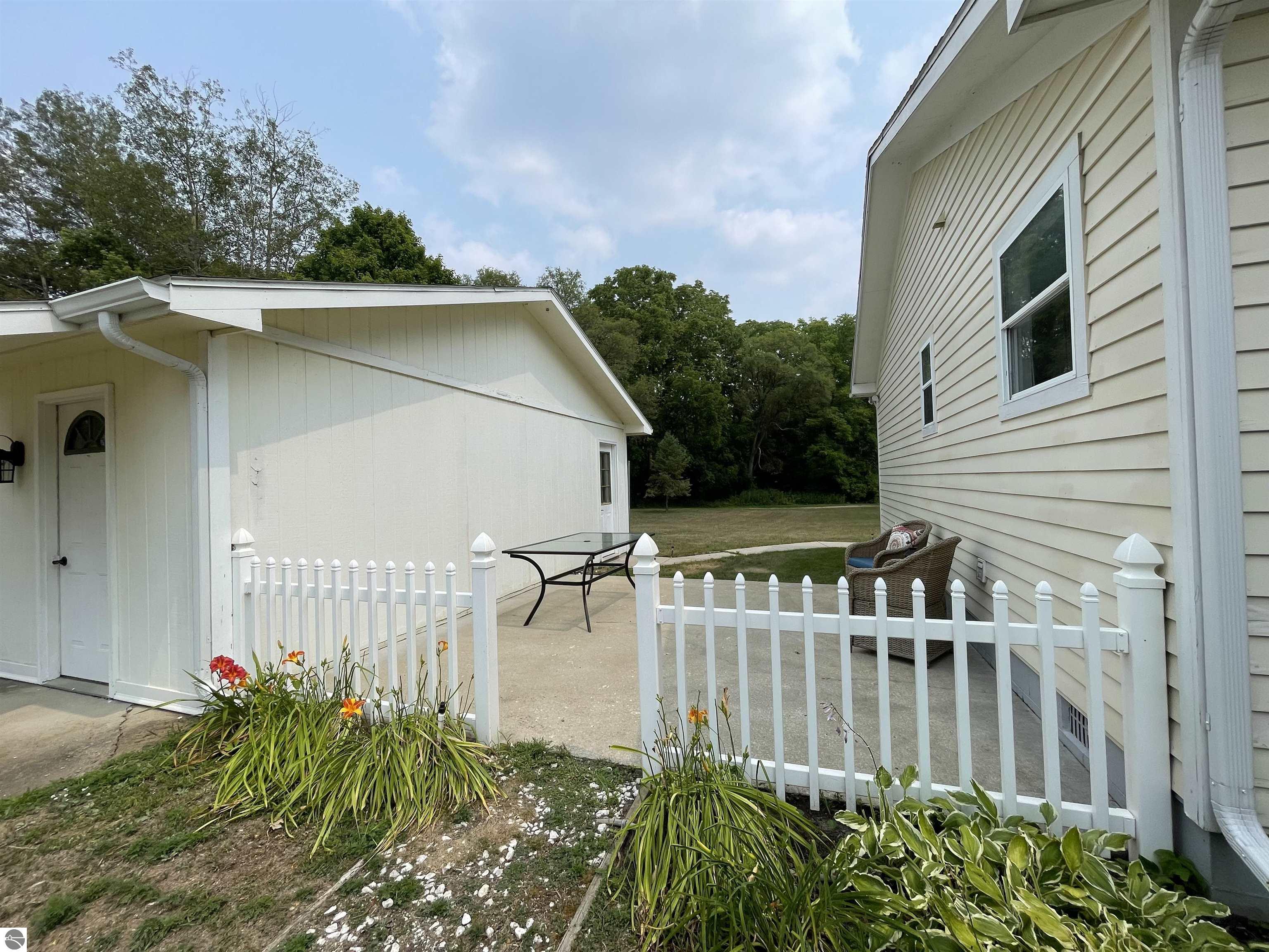 810 Cedar Street, Clare, MI 48617 — Photo 58