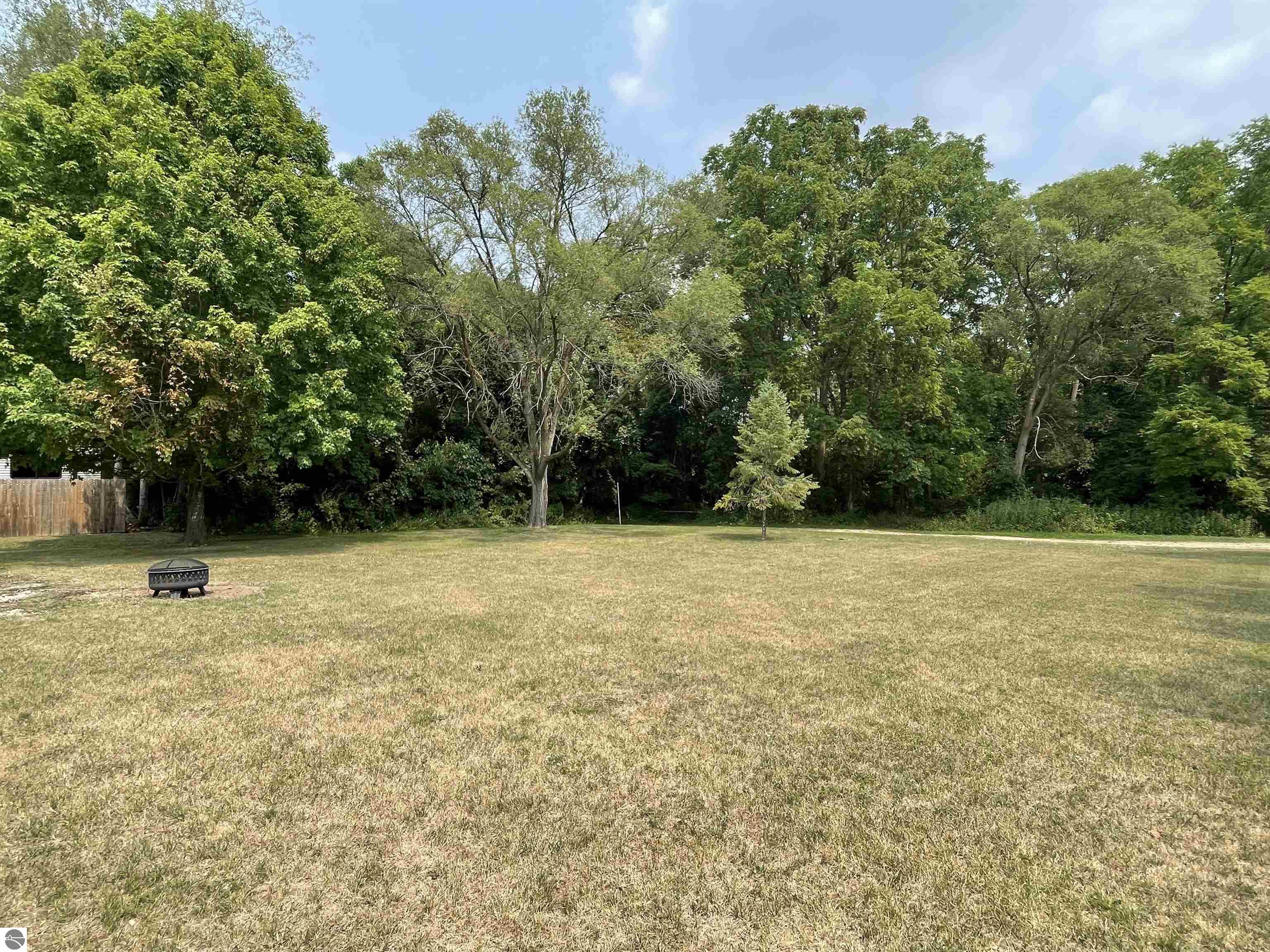 810 Cedar Street, Clare, MI 48617 — Photo 61
