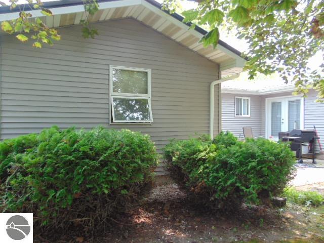 520 Wright Street, Breckenridge, MI 48615 — Photo 5