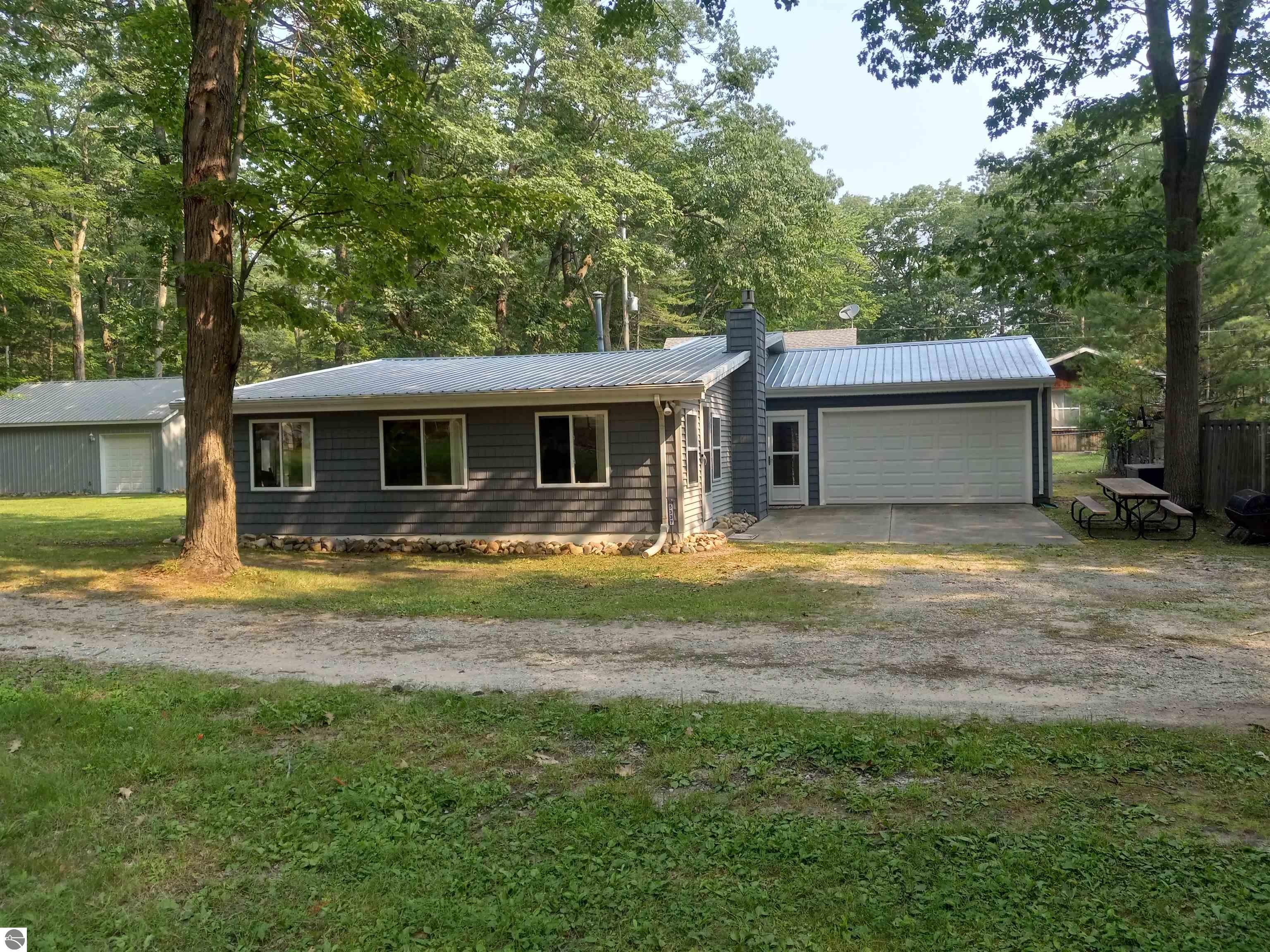 5337 E 11th Street, Au Gres, MI 48703 — front exterior