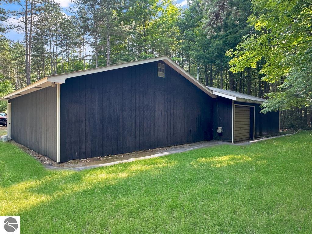 224 S Ferris Road, Sumner, MI 48889 — Photo 12