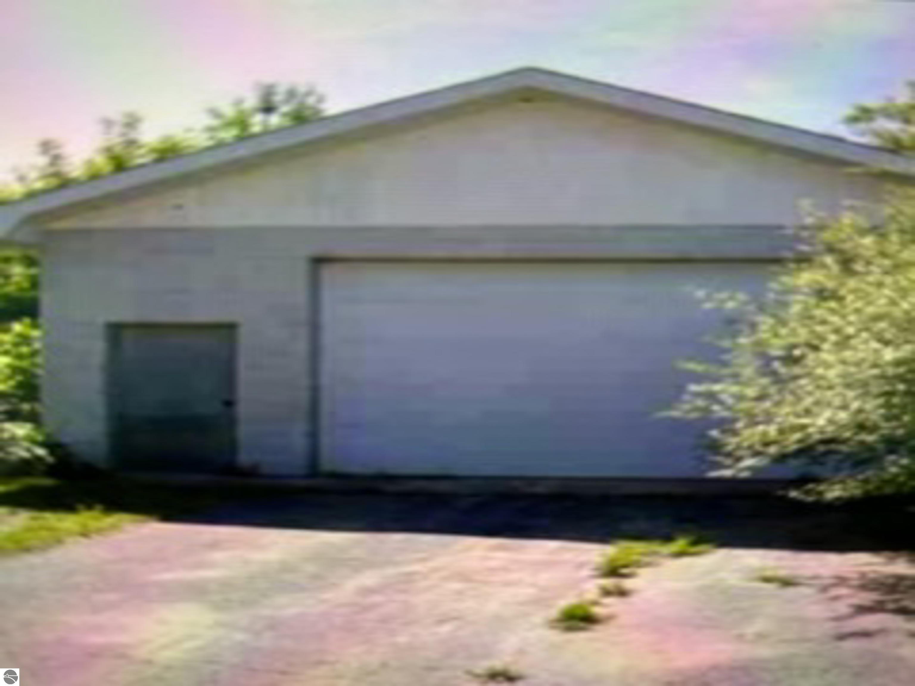10616 Riverside Drive, Honor, MI 49640 — Photo 8