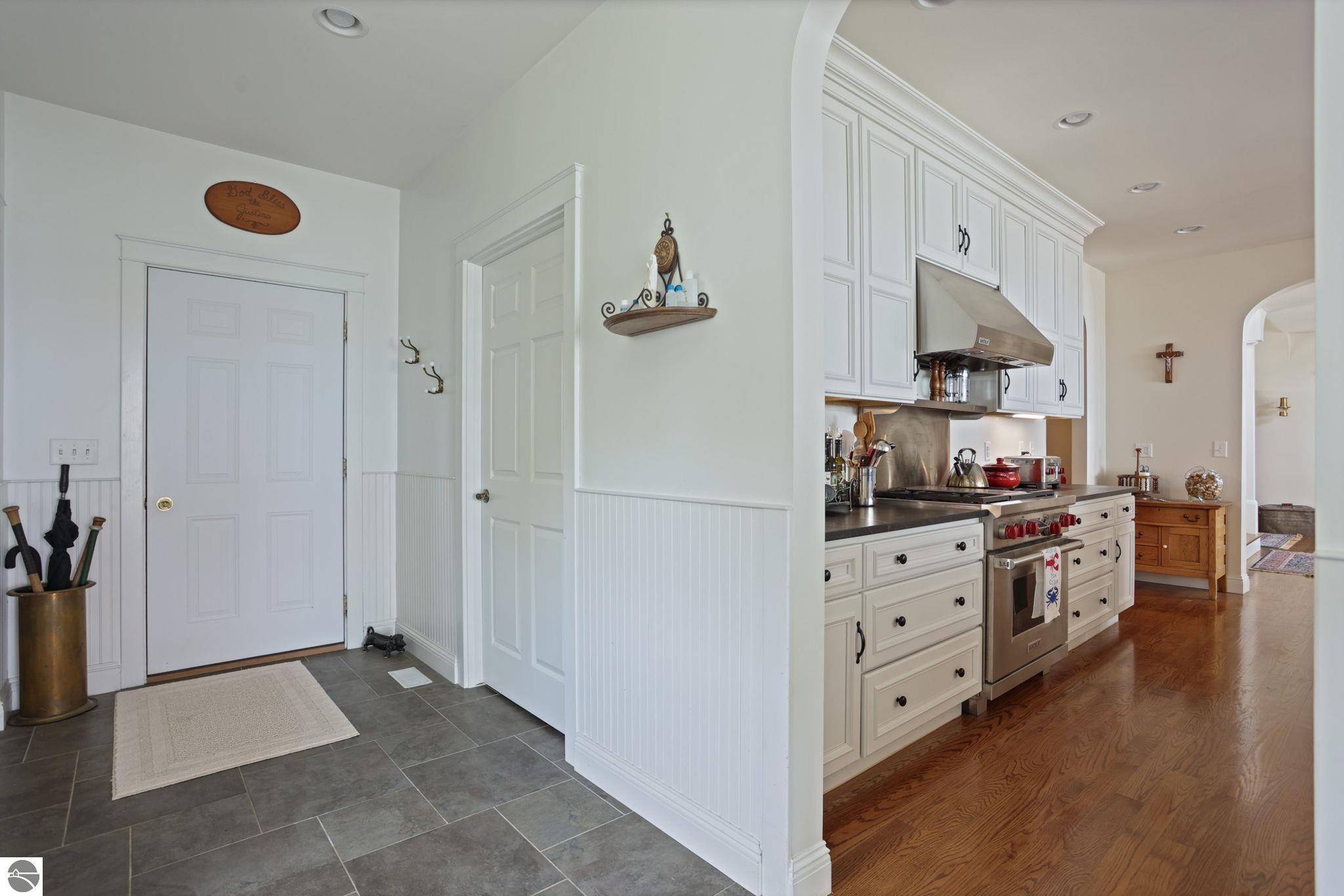 1147 N Bay Drive, Tawas City, MI 48763 — Photo 30