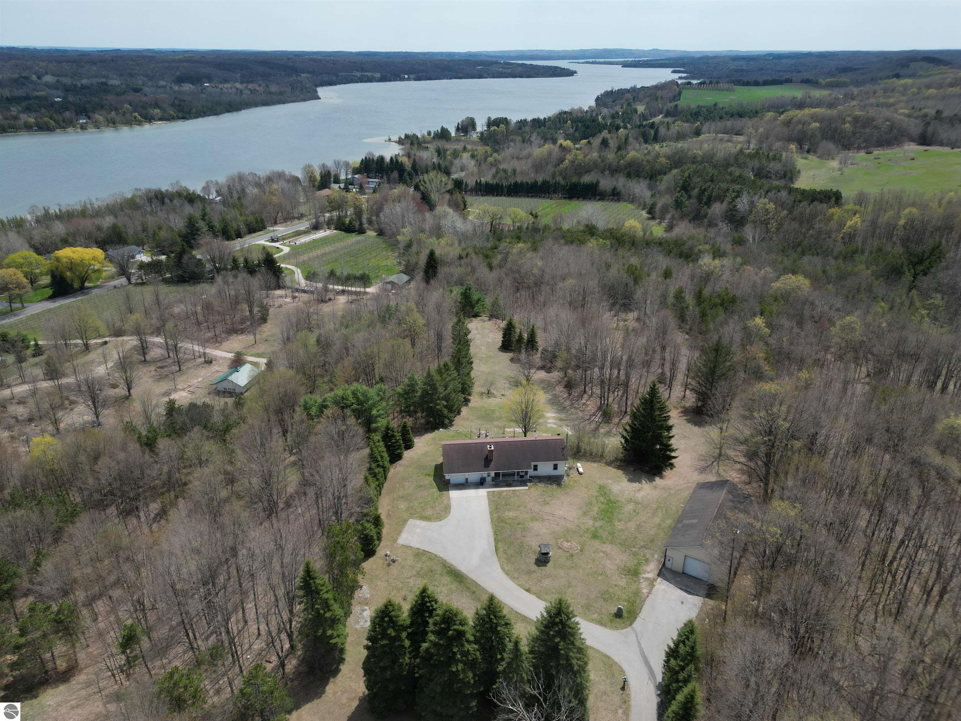 1501 S Ruby Lane, Lake Leelanau, MI 49653 — Photo 2