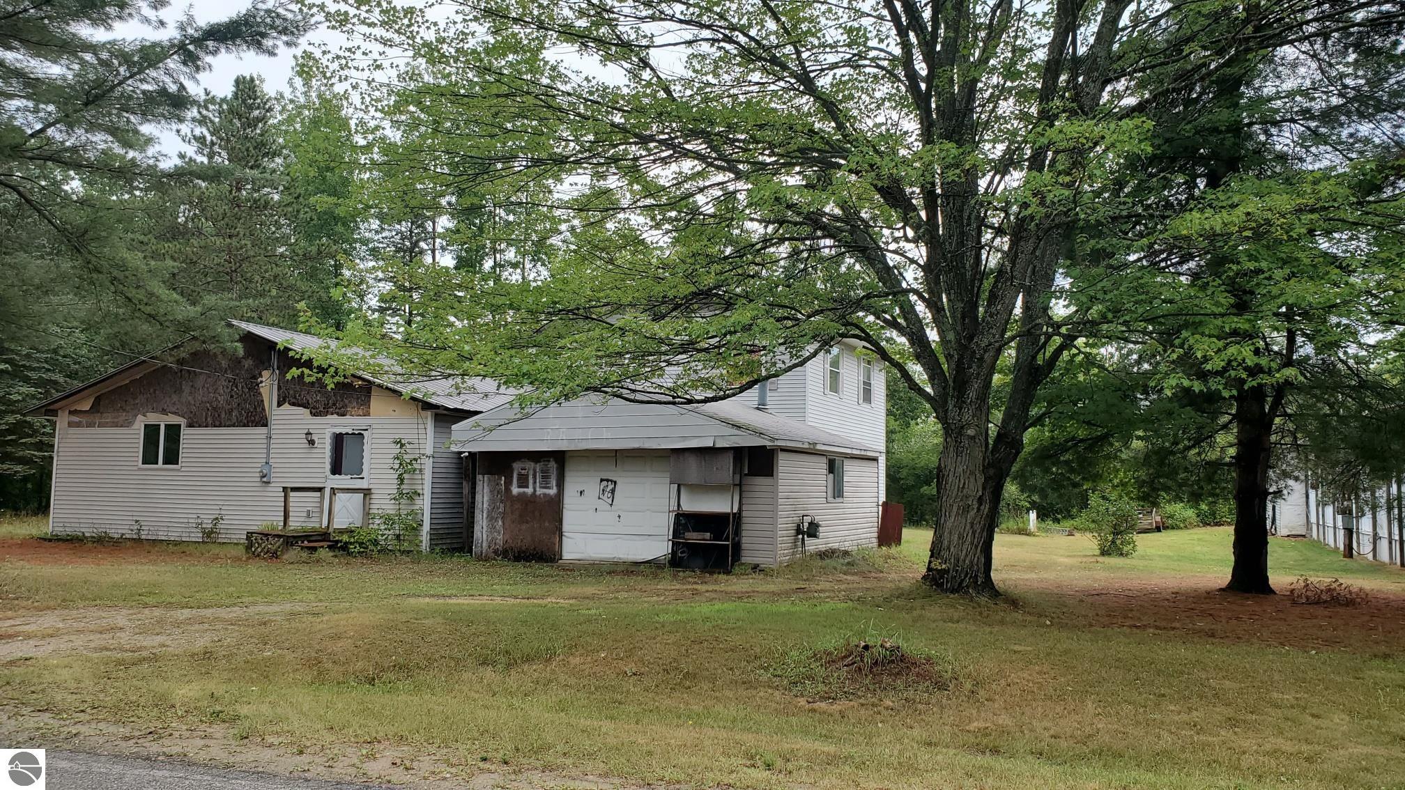 9185 S Cook Avenue, Lake, MI 48632 — Photo 2