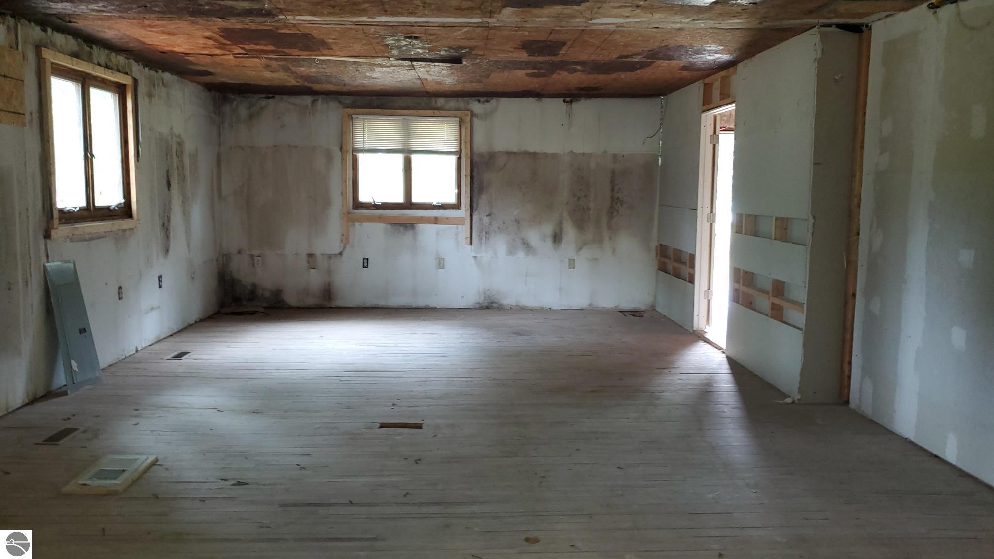 9185 S Cook Avenue, Lake, MI 48632 — Photo 10