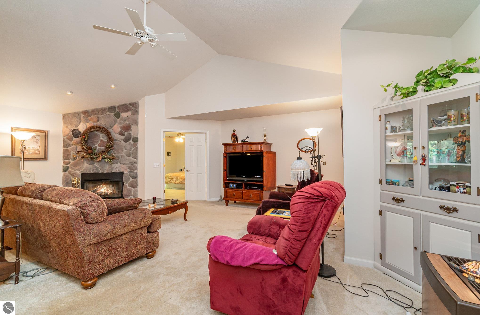 5330 Elm Run, Farwell, MI 48622 — Photo 2