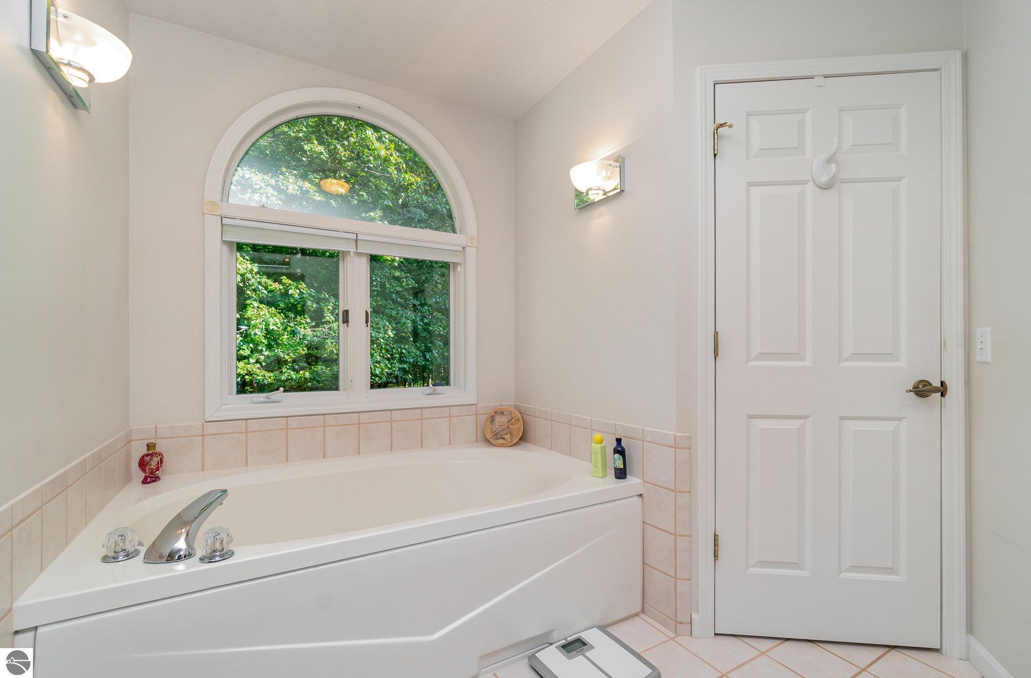 5330 Elm Run, Farwell, MI 48622 — Photo 12