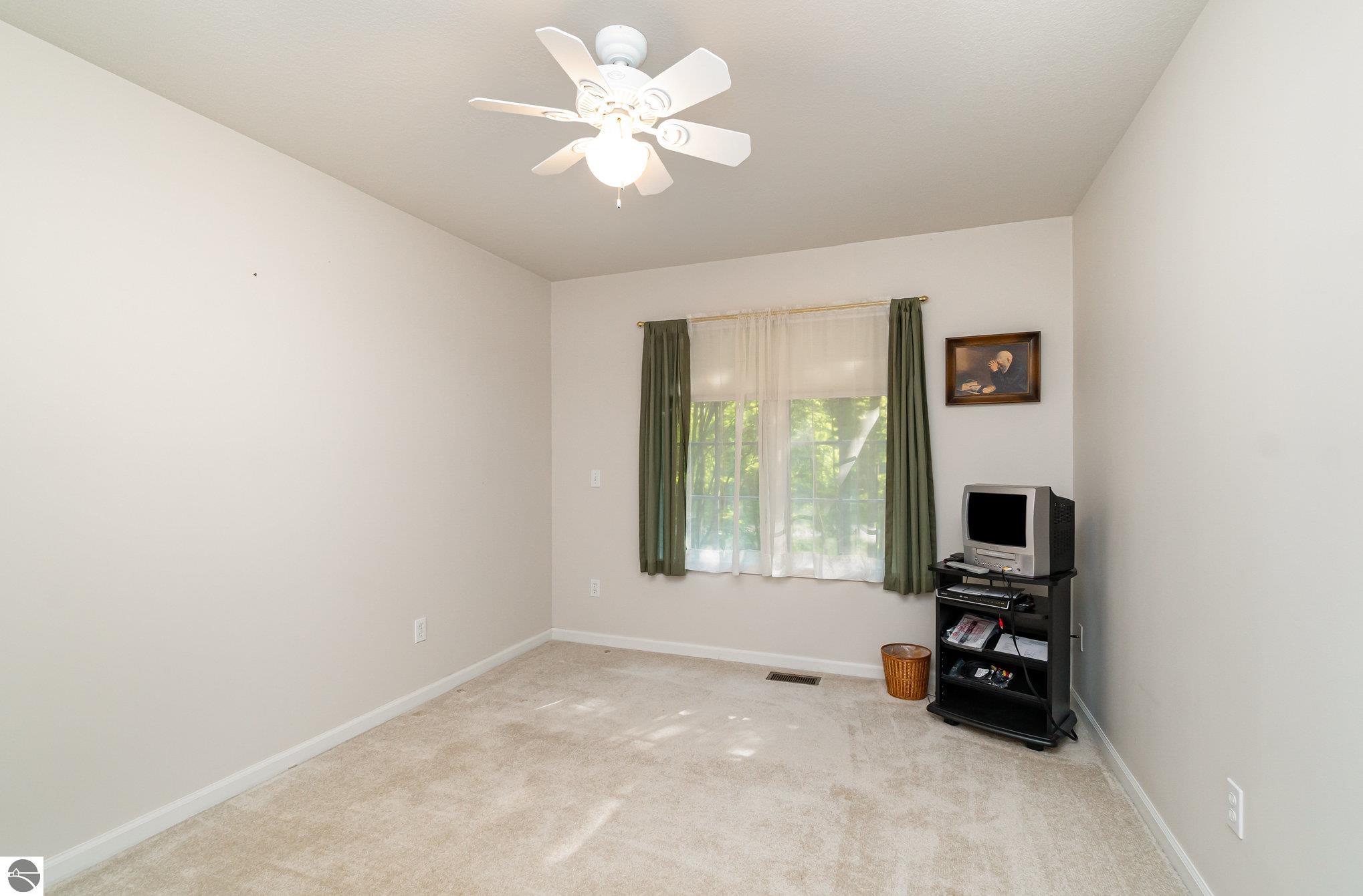 5330 Elm Run, Farwell, MI 48622 — Photo 17