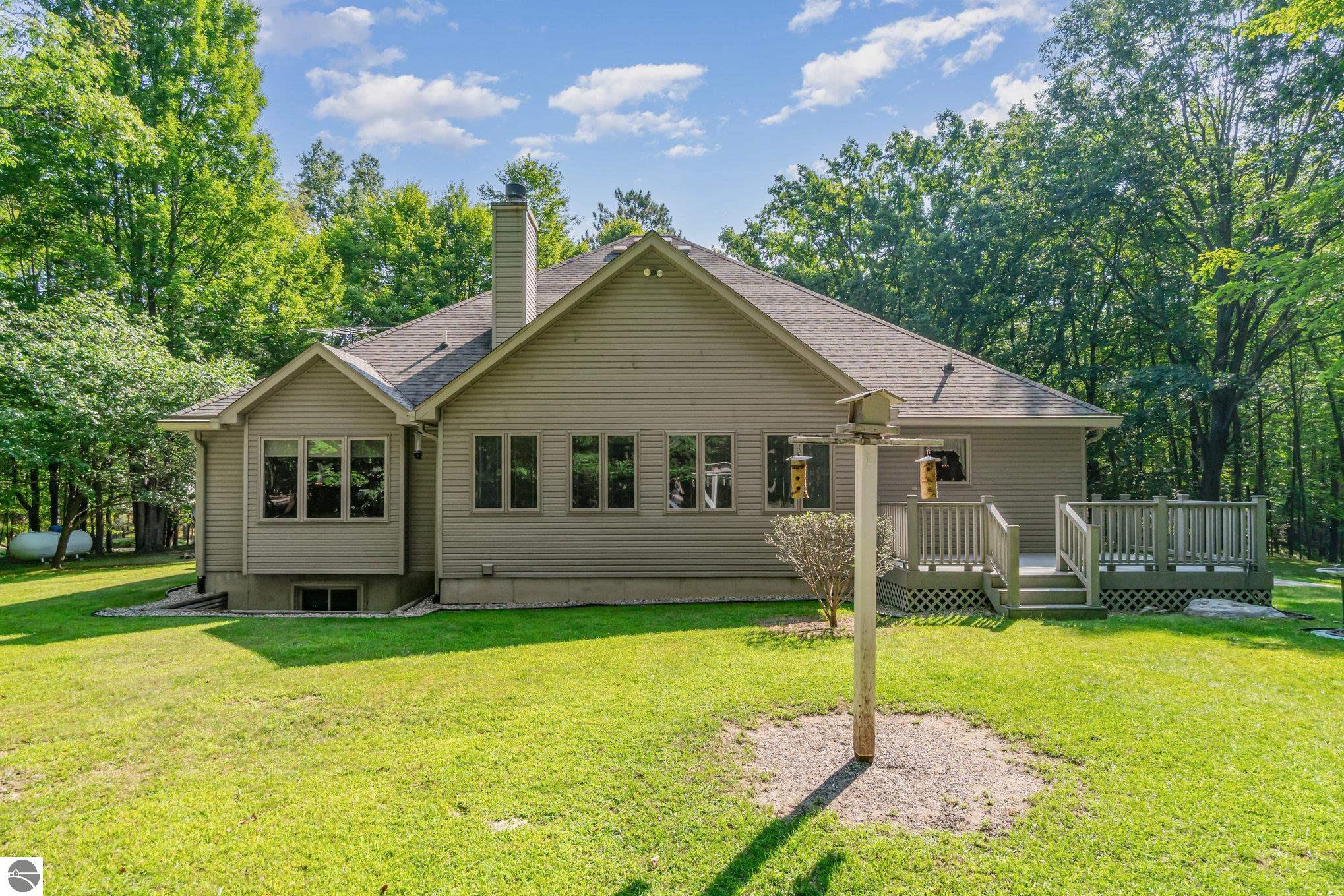 5330 Elm Run, Farwell, MI 48622 — Photo 25