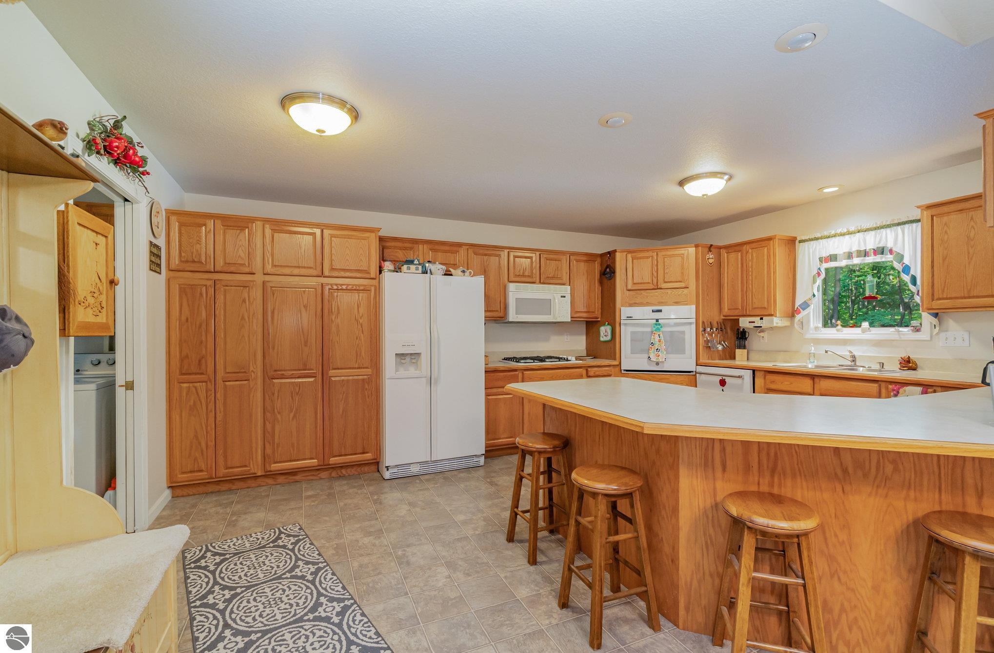 5330 Elm Run, Farwell, MI 48622 — Photo 7