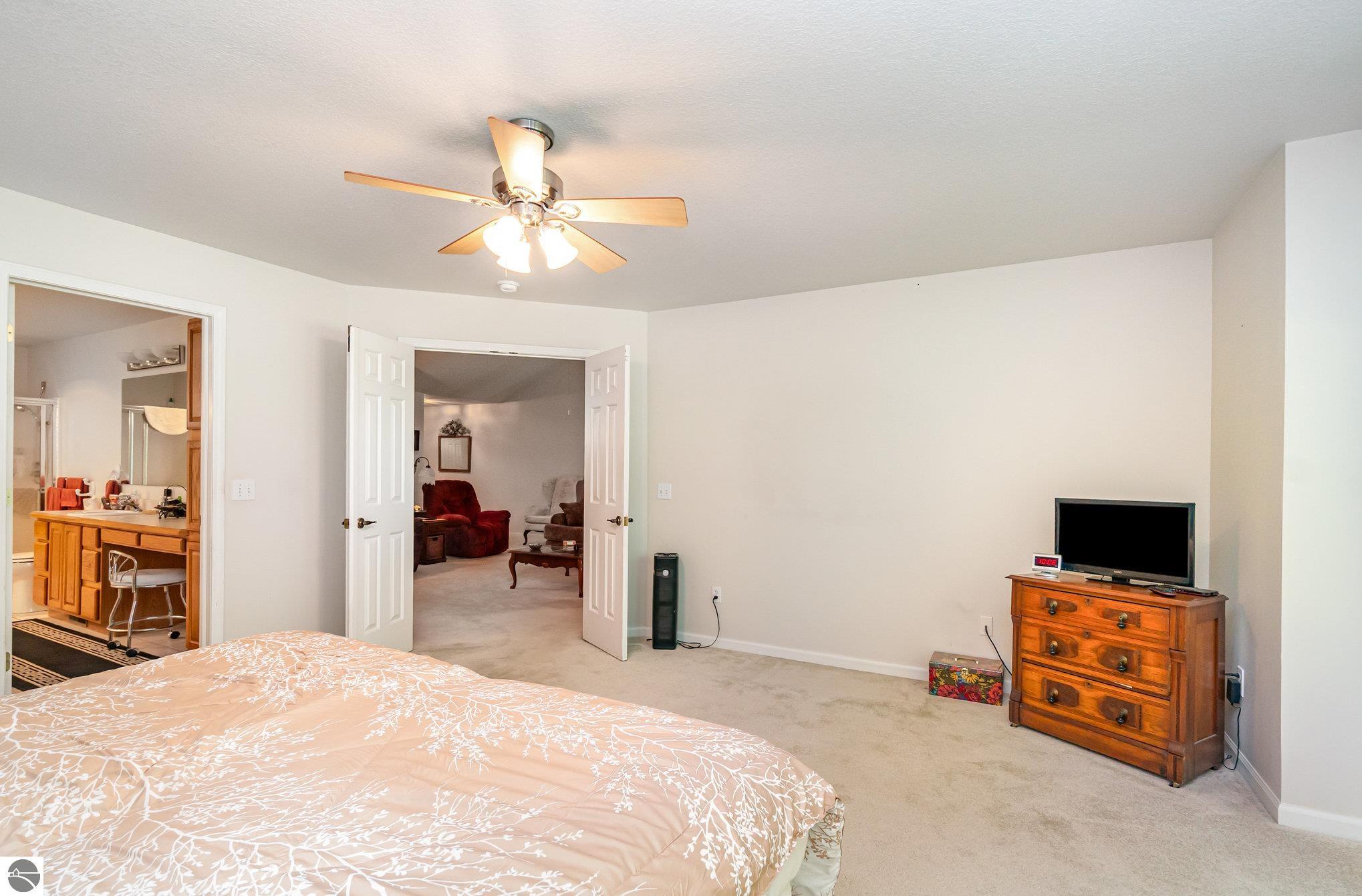 5330 Elm Run, Farwell, MI 48622 — Photo 10