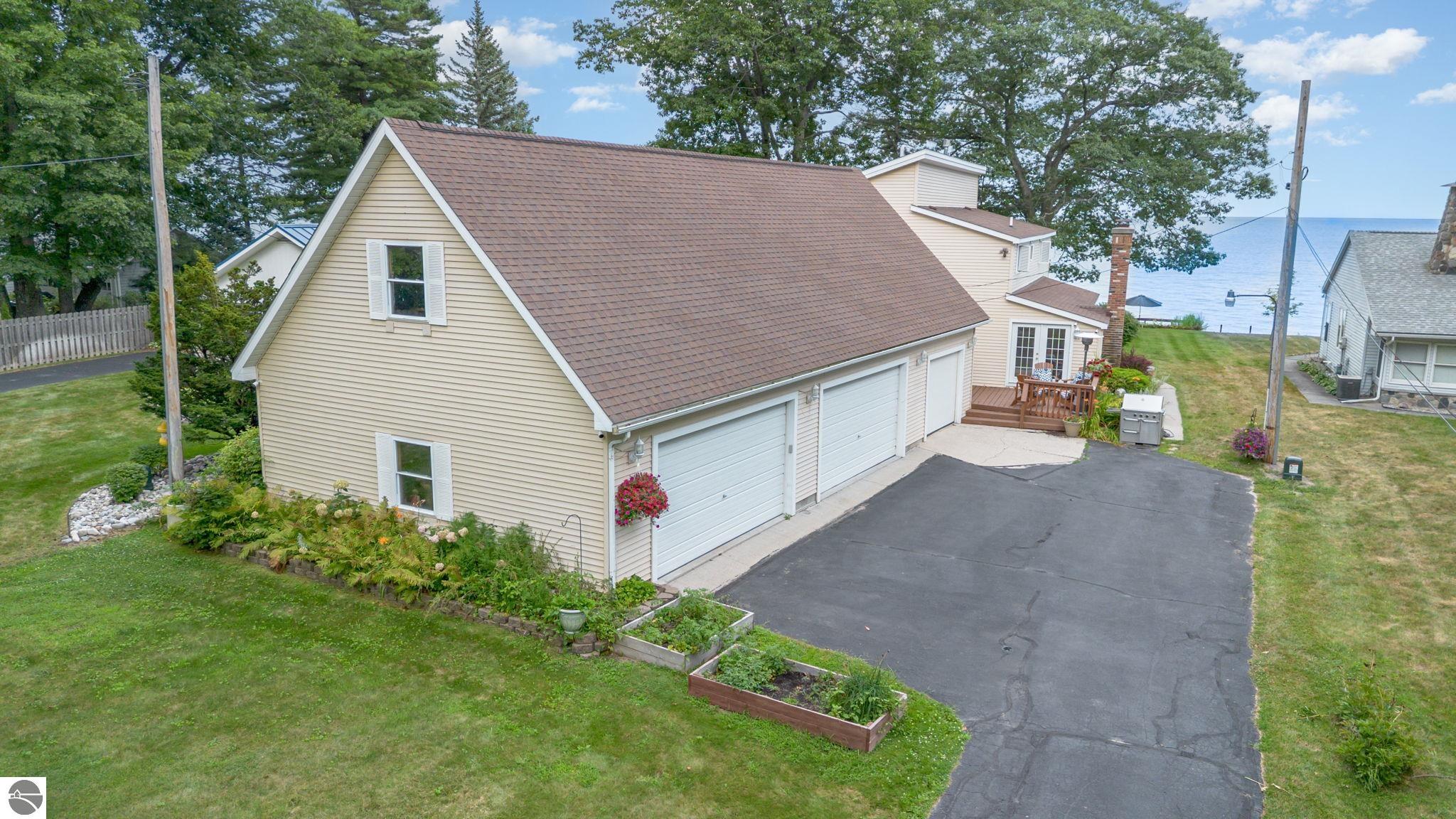 2011 Douglas Drive, Tawas City, MI 48763 — Photo 3