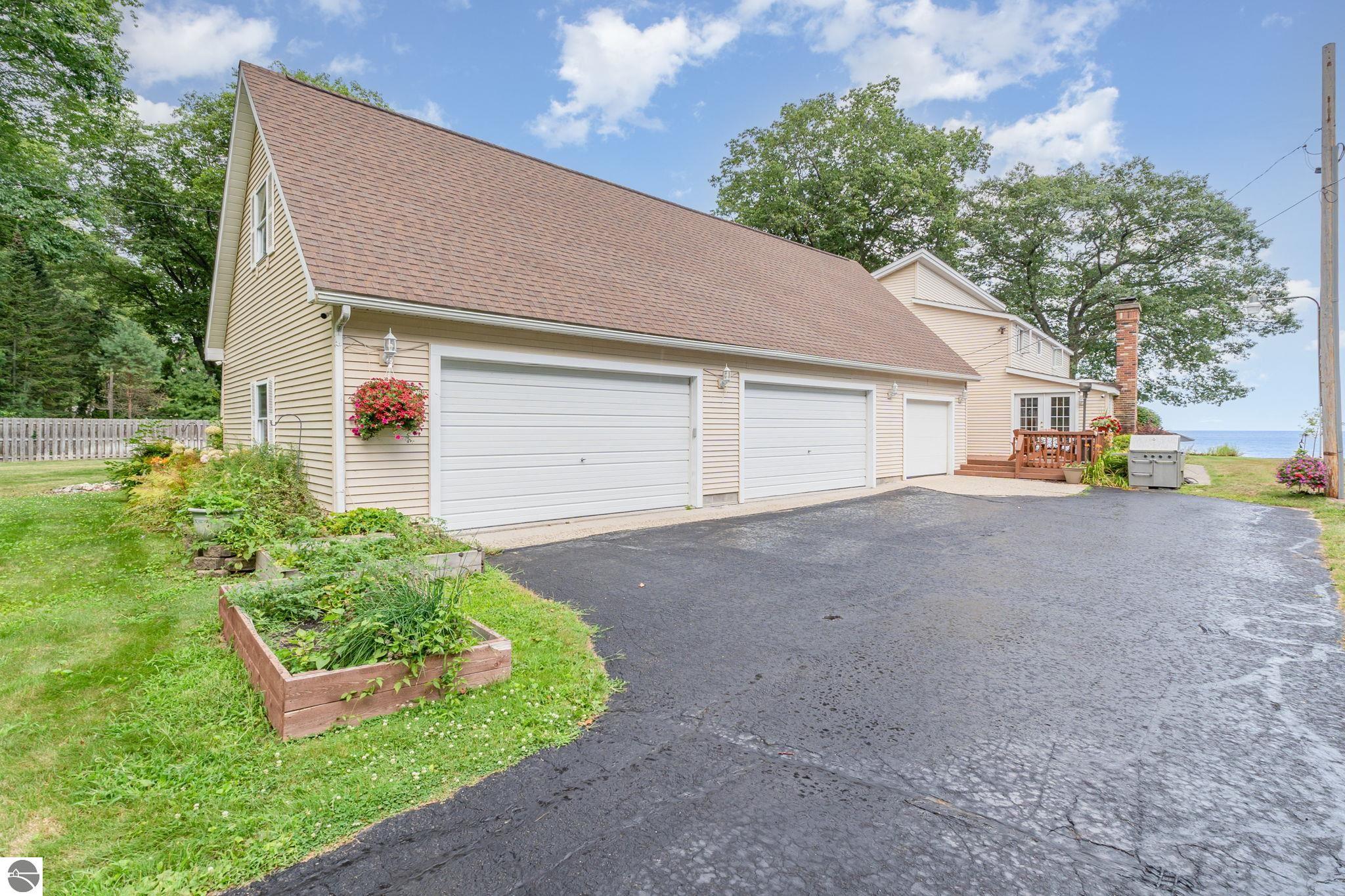 2011 Douglas Drive, Tawas City, MI 48763 — Photo 9