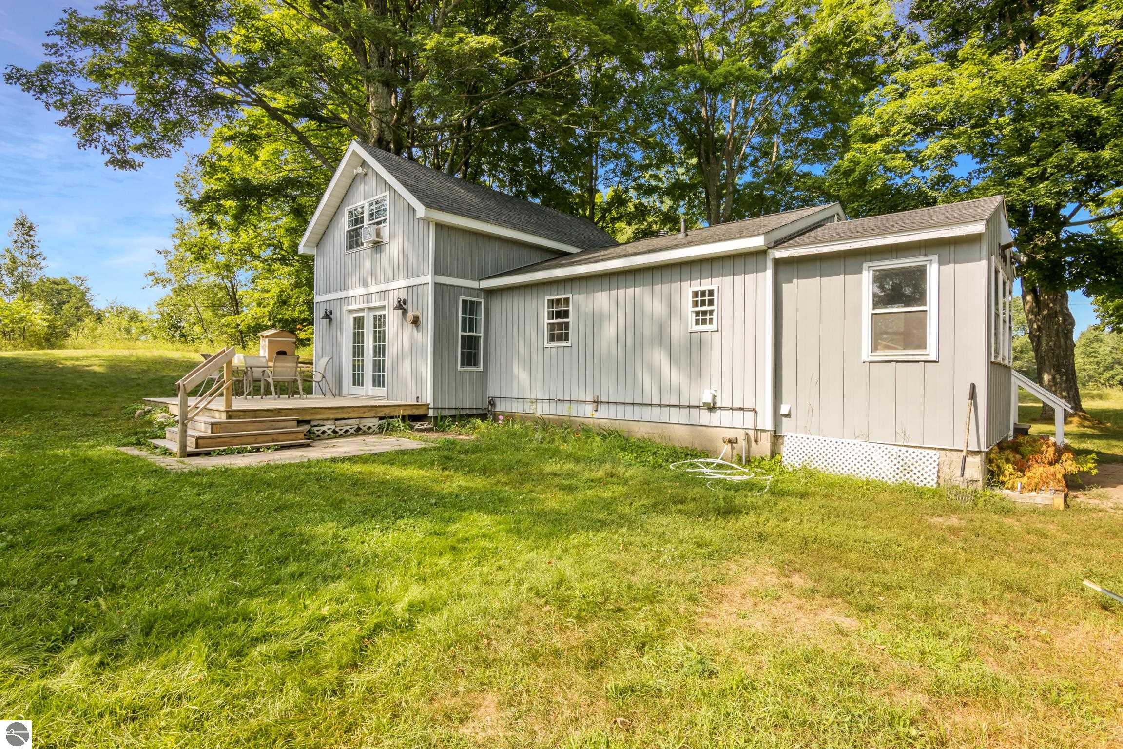 2800 N 25 Road, Mesick, MI 49668 — front exterior