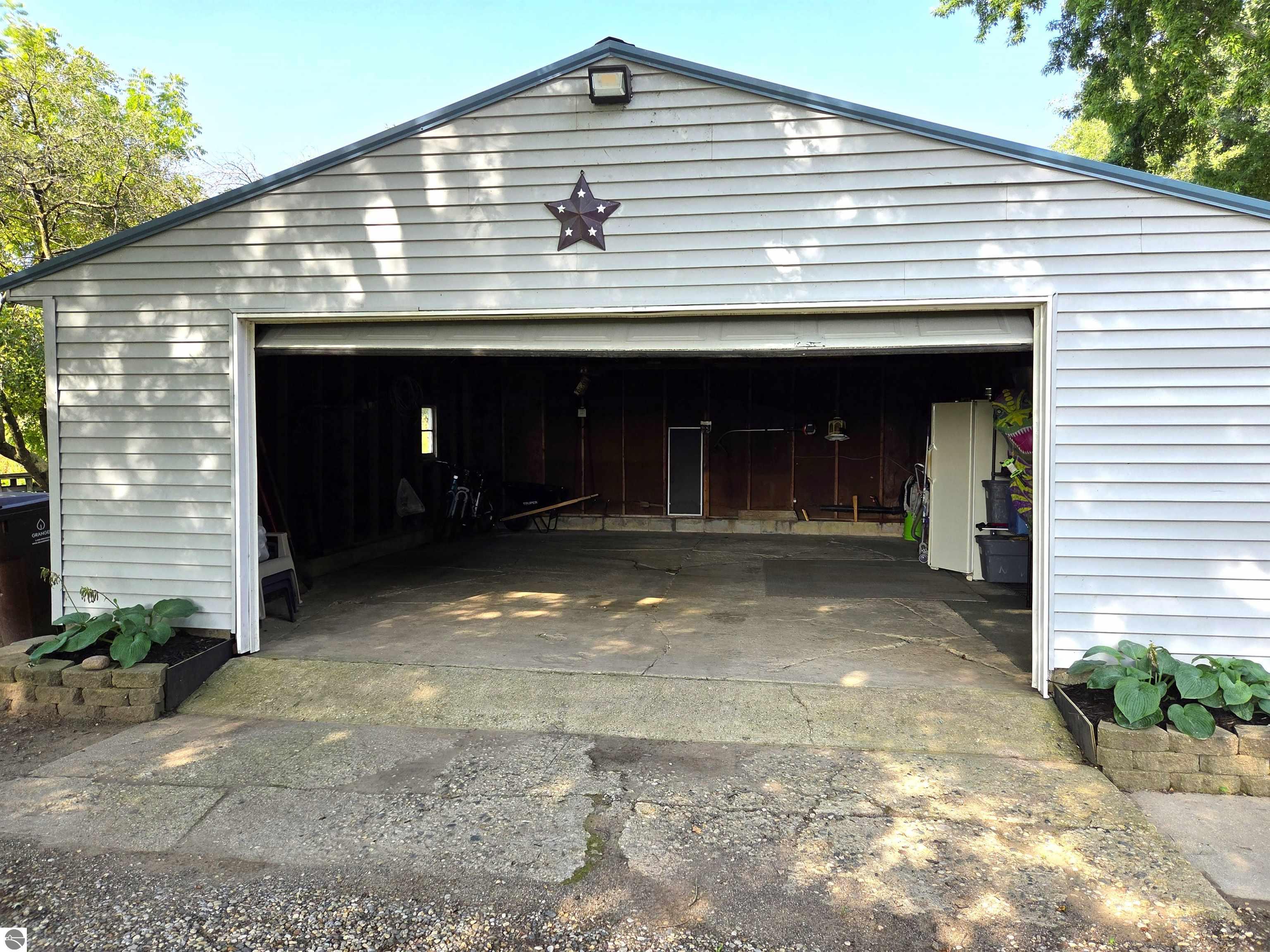 8803 Woodruff Road, Blanchard, MI 48858 — Photo 21