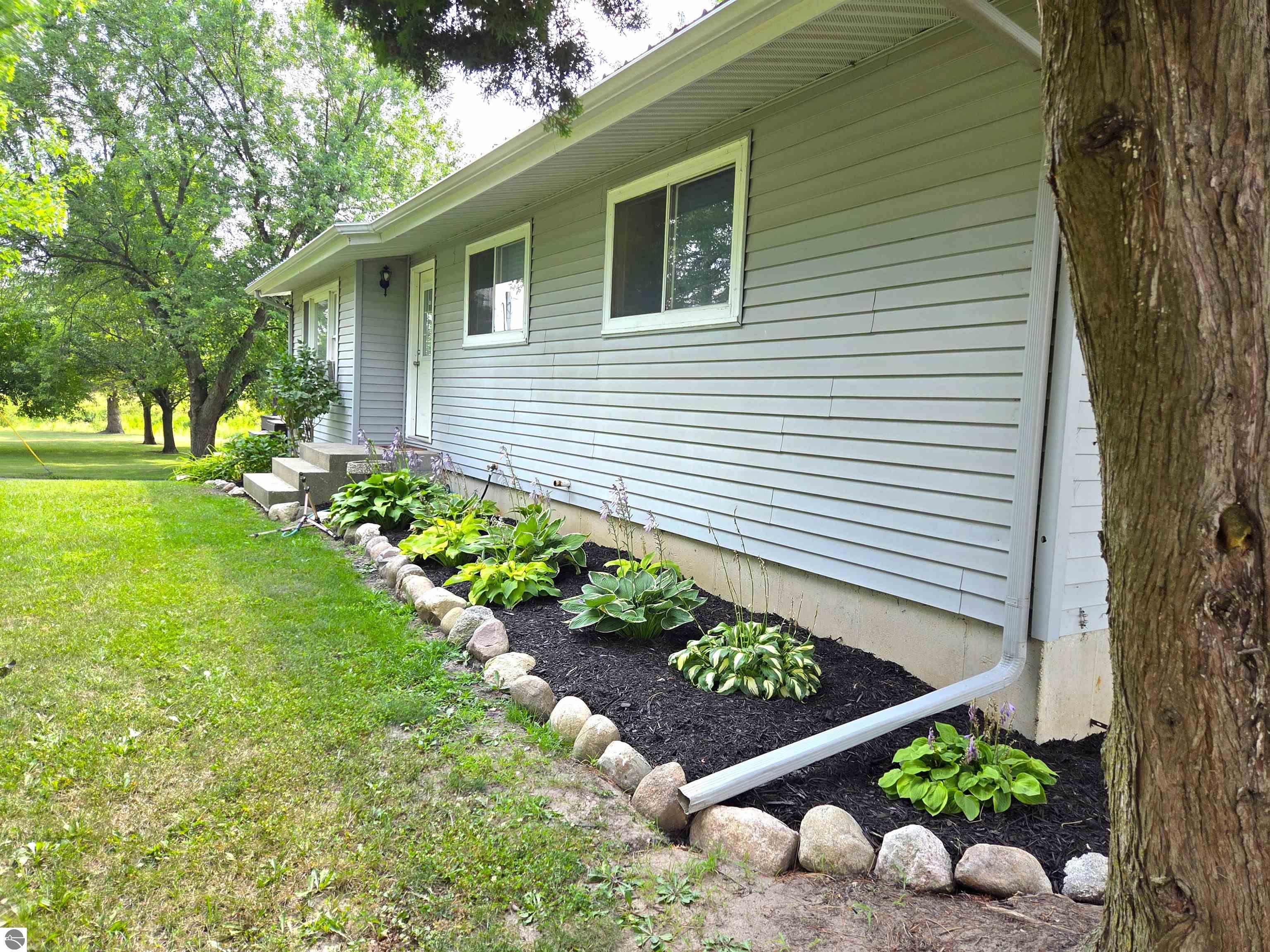 8803 Woodruff Road, Blanchard, MI 48858 — Photo 22