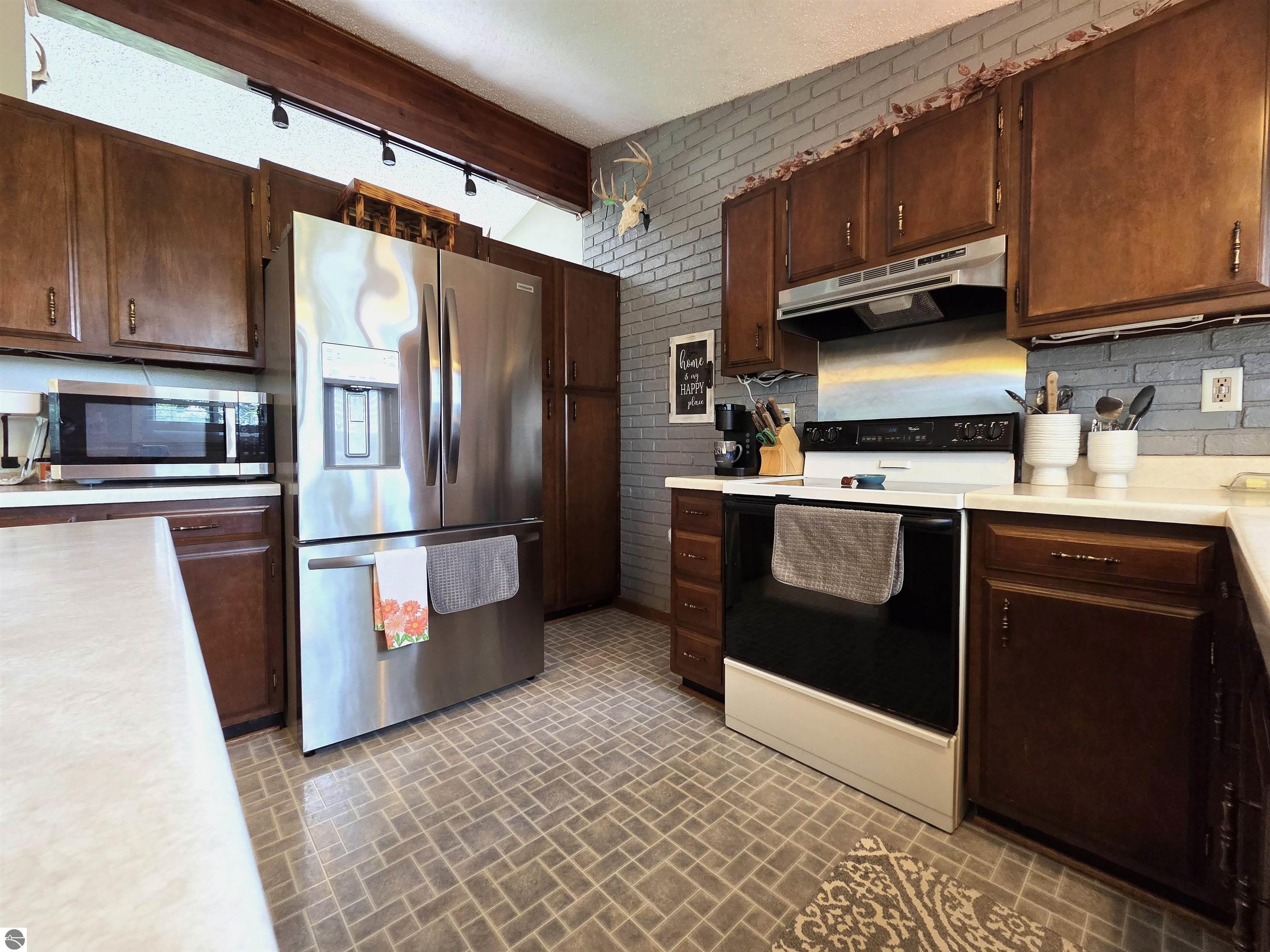 8803 Woodruff Road, Blanchard, MI 48858 — Photo 5