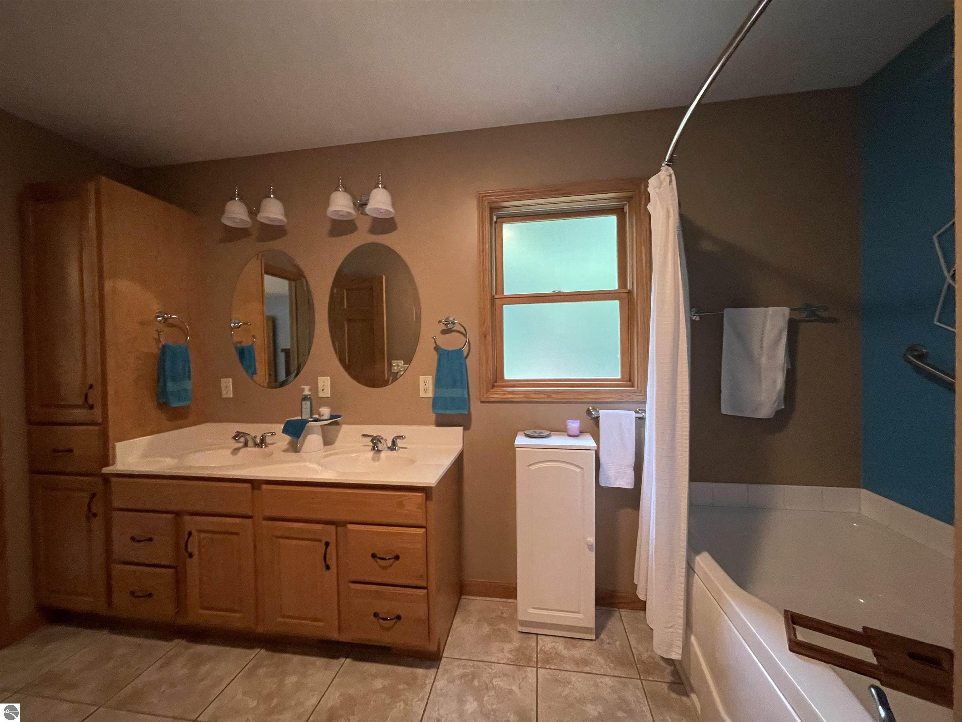 742 Blossomwood Drive, Clare, MI 48617 — Photo 23