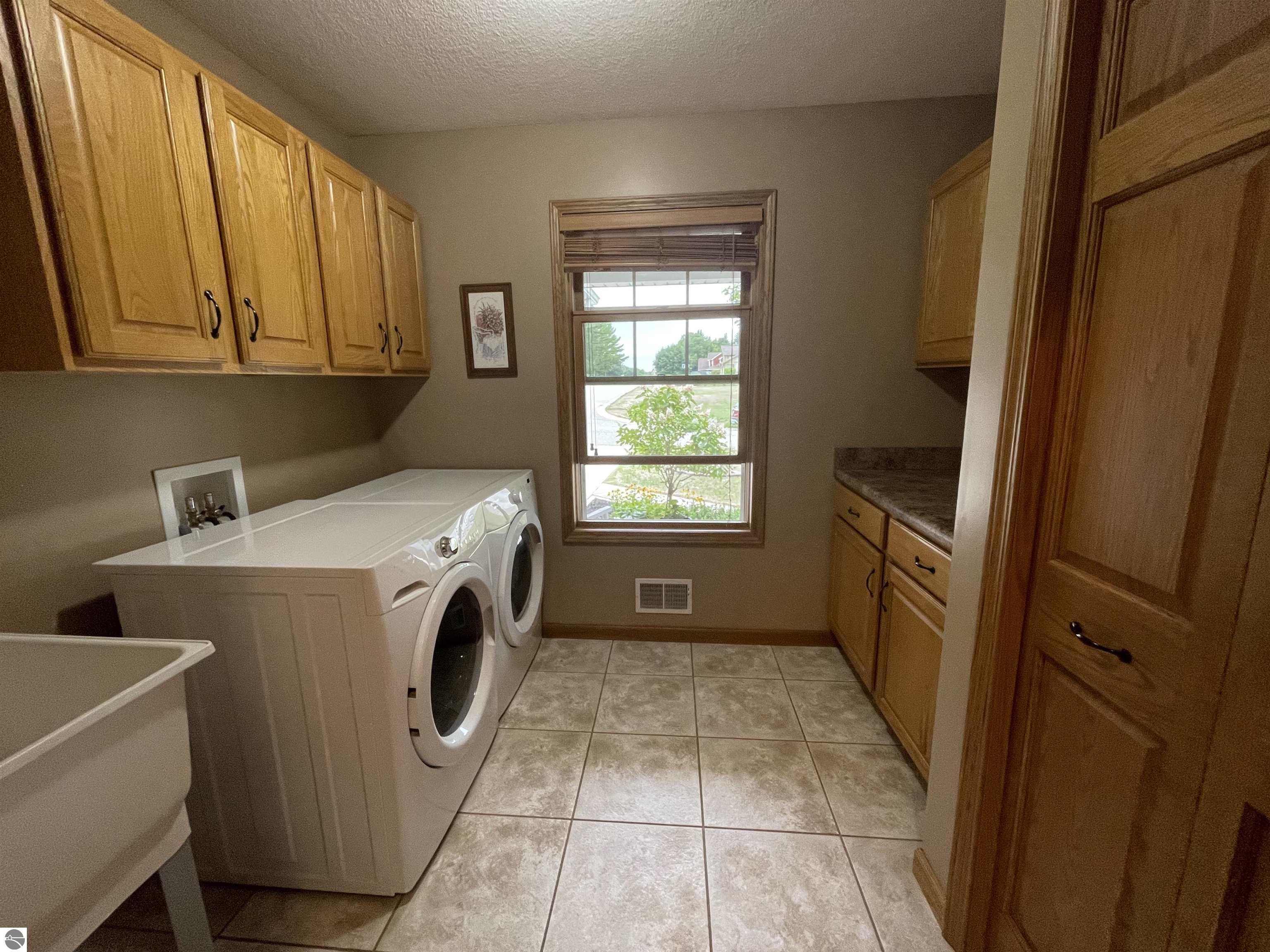 742 Blossomwood Drive, Clare, MI 48617 — Photo 34