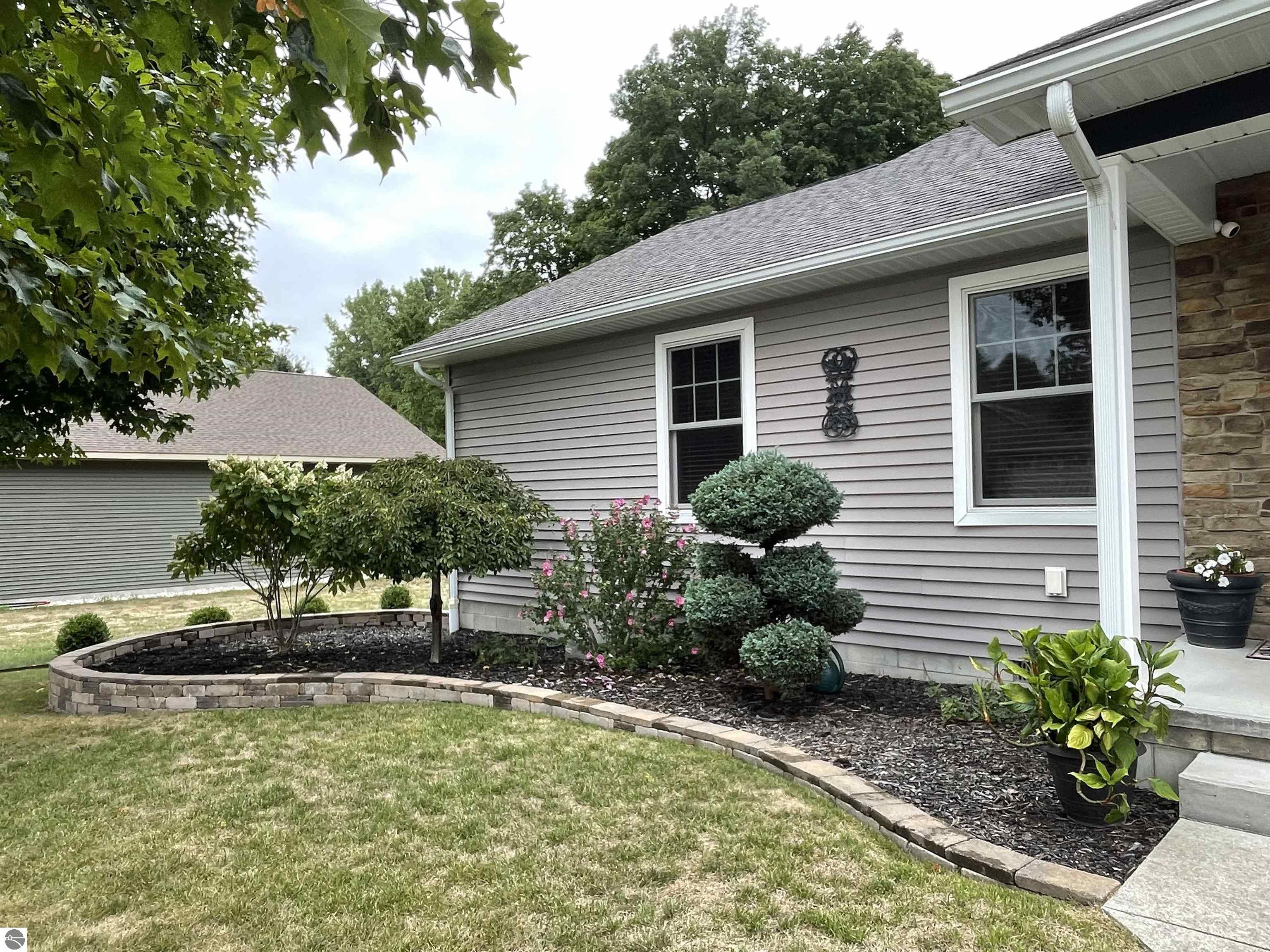 742 Blossomwood Drive, Clare, MI 48617 — Photo 36