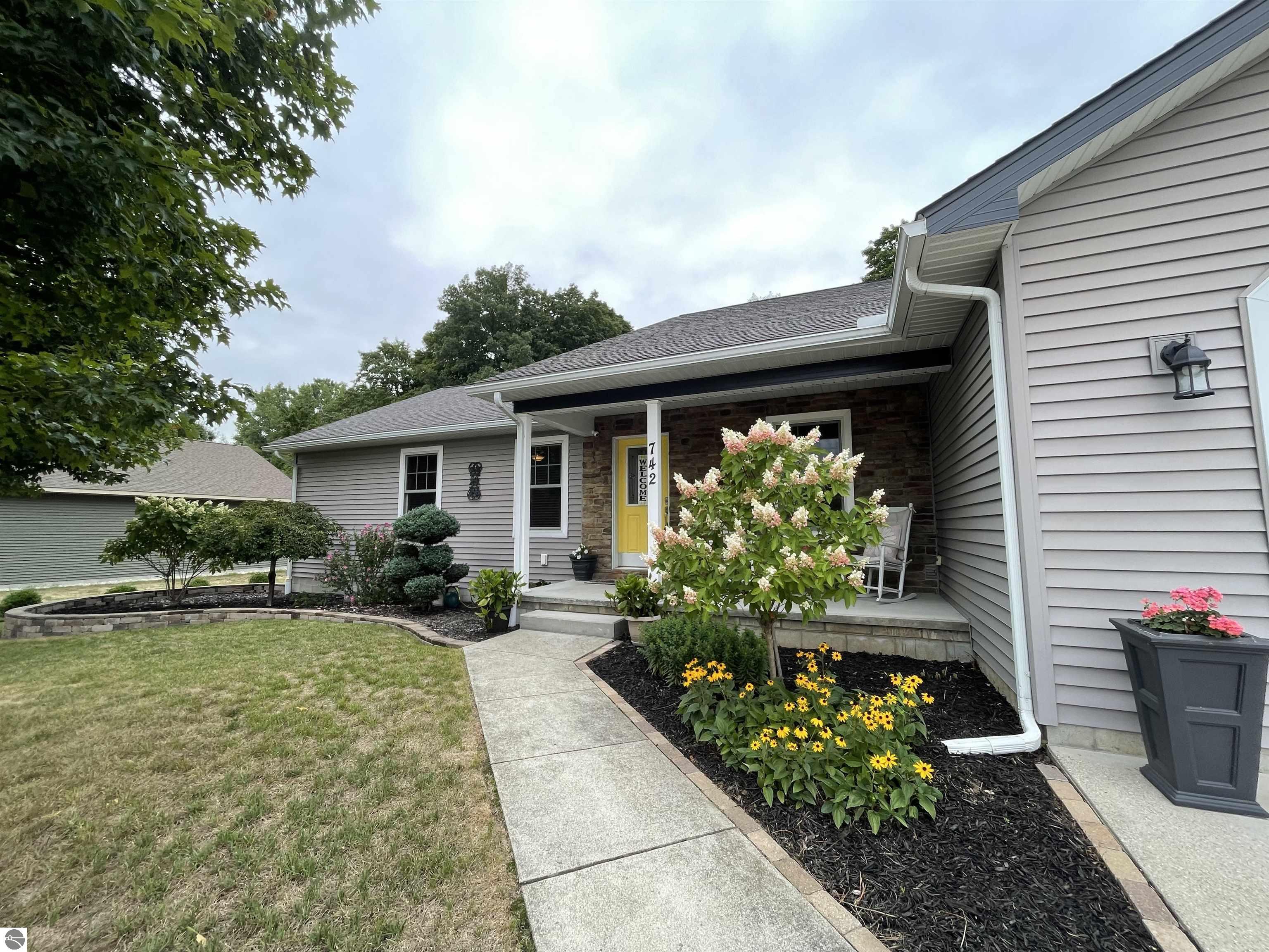 742 Blossomwood Drive, Clare, MI 48617 — Photo 37