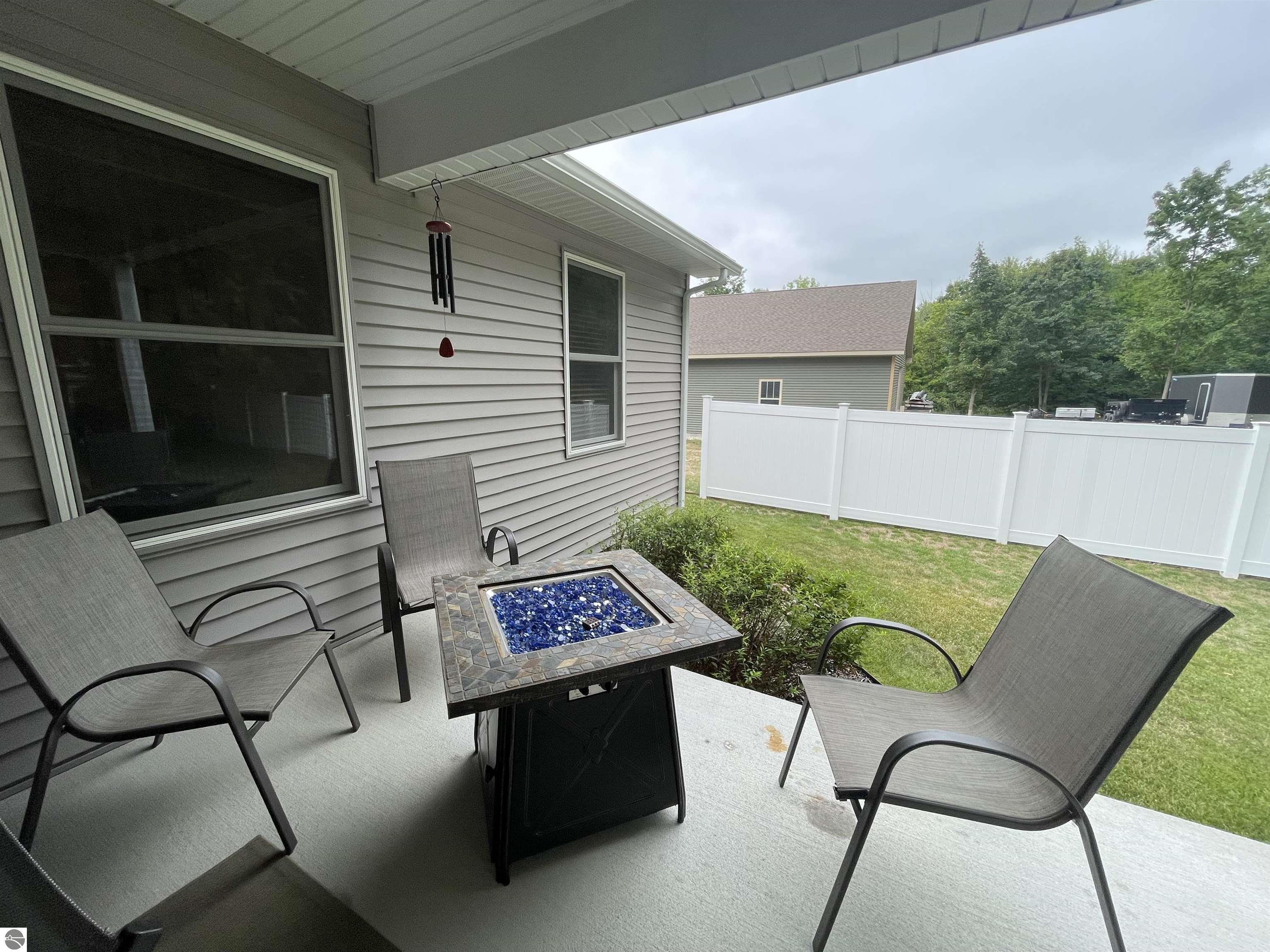 742 Blossomwood Drive, Clare, MI 48617 — Photo 7