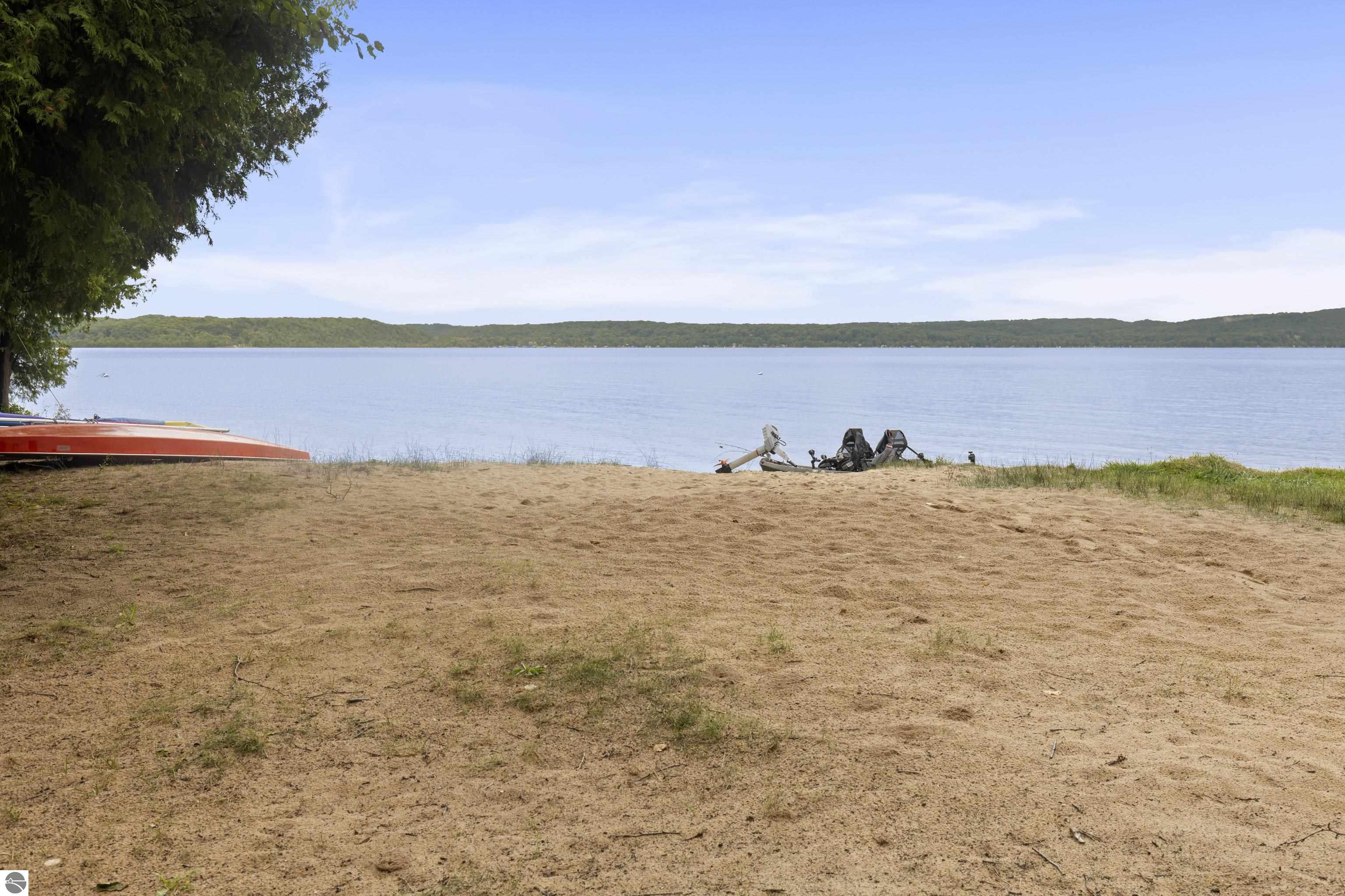 5326 Crystal Drive, Beulah, MI 49617 — Photo 9