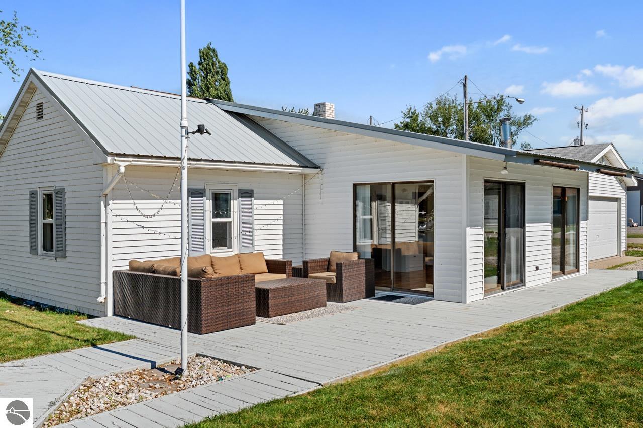1878 S Riverside Drive, Au Gres, MI 48703 — front exterior