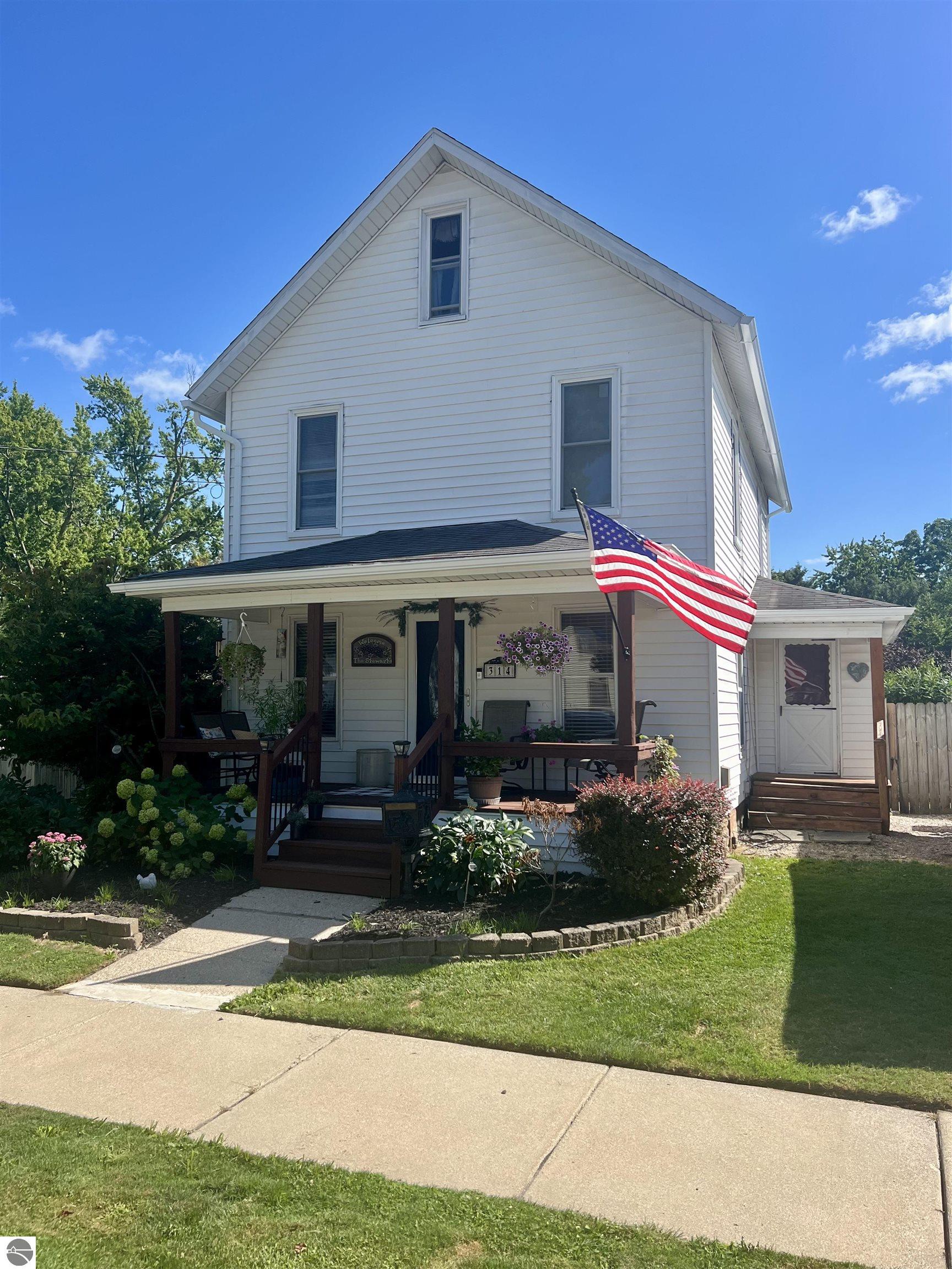 314 E Newark Street, Ithaca, MI 48847 — front exterior