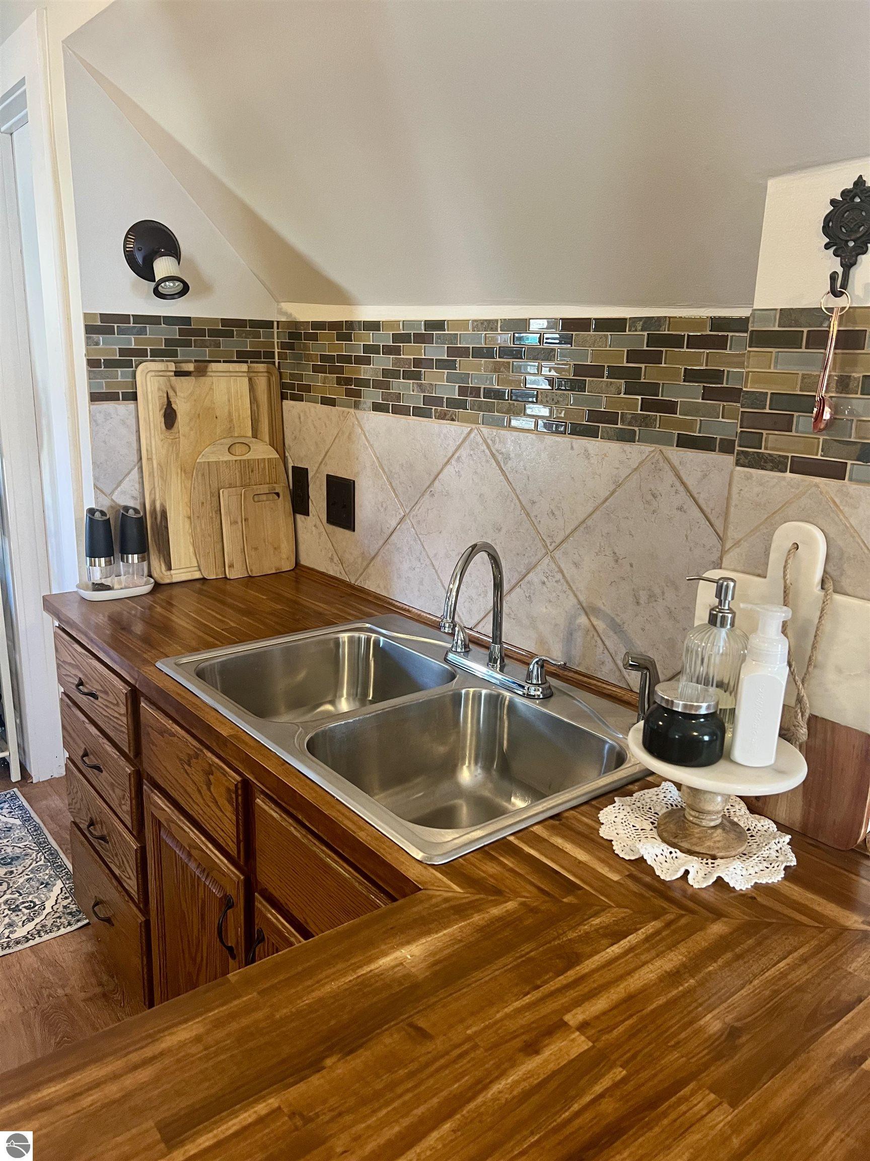 314 E Newark Street, Ithaca, MI 48847 — Photo 8
