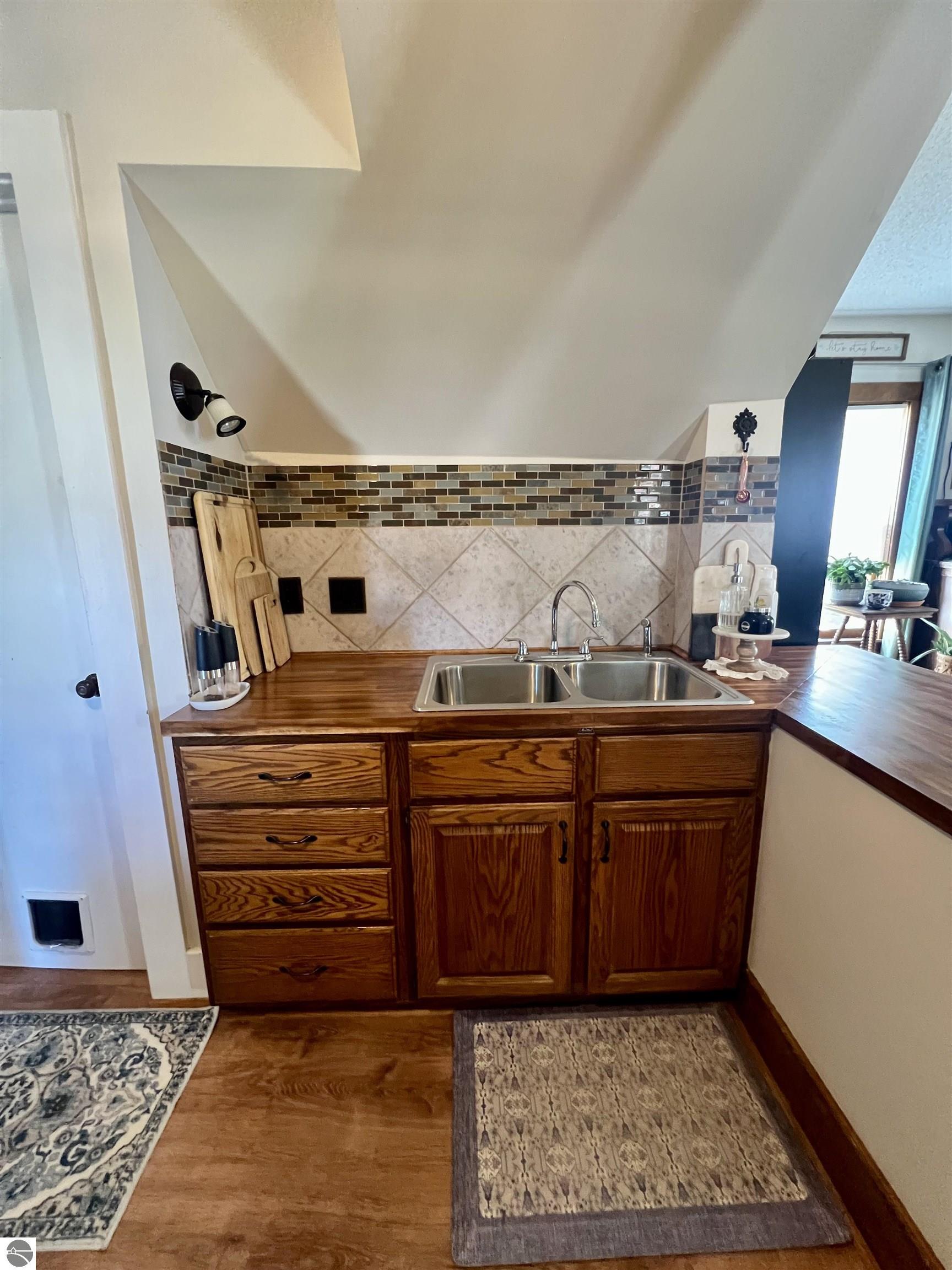 314 E Newark Street, Ithaca, MI 48847 — Photo 9