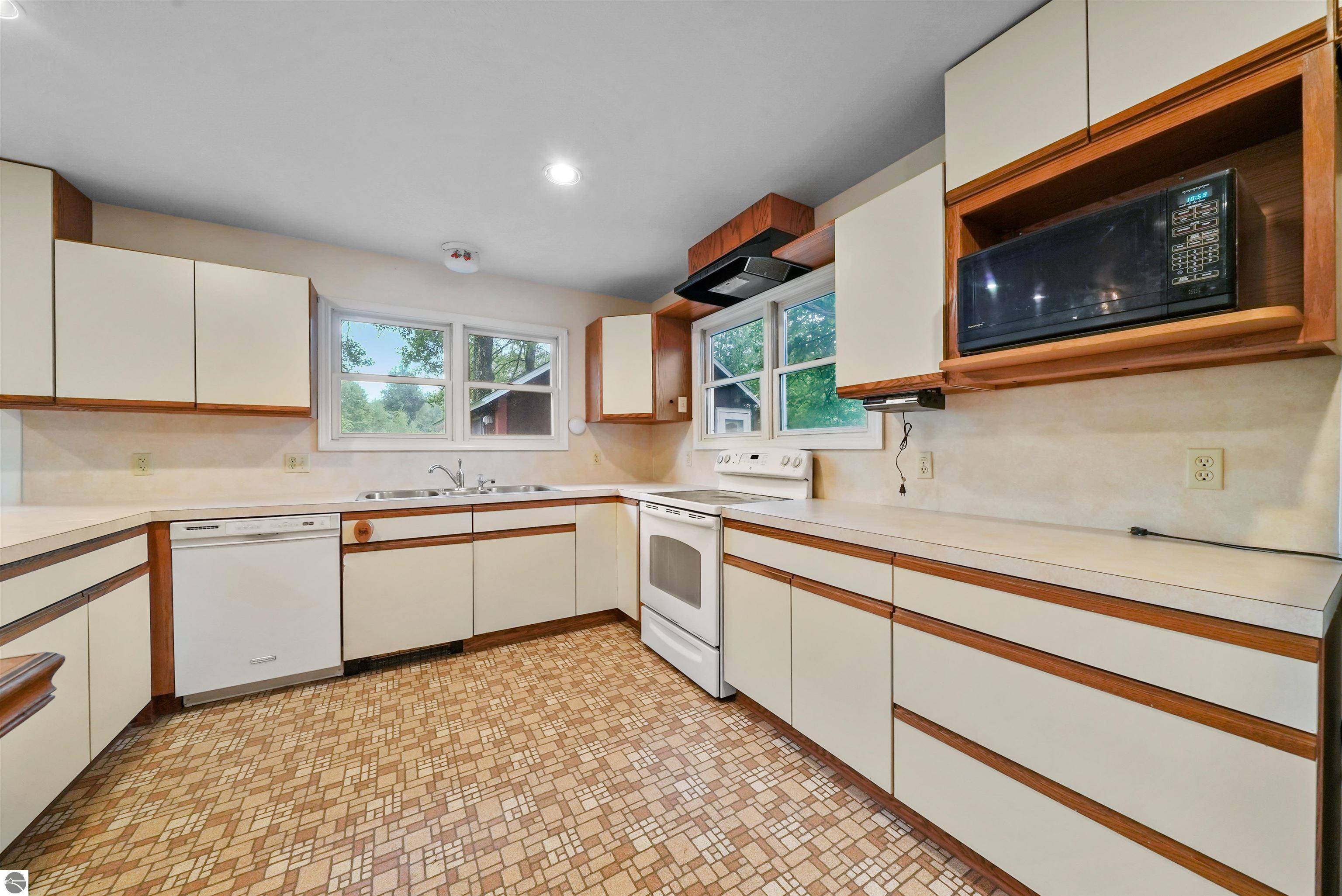 23293 N 170th Avenue, Tustin, MI 49688 — Photo 36