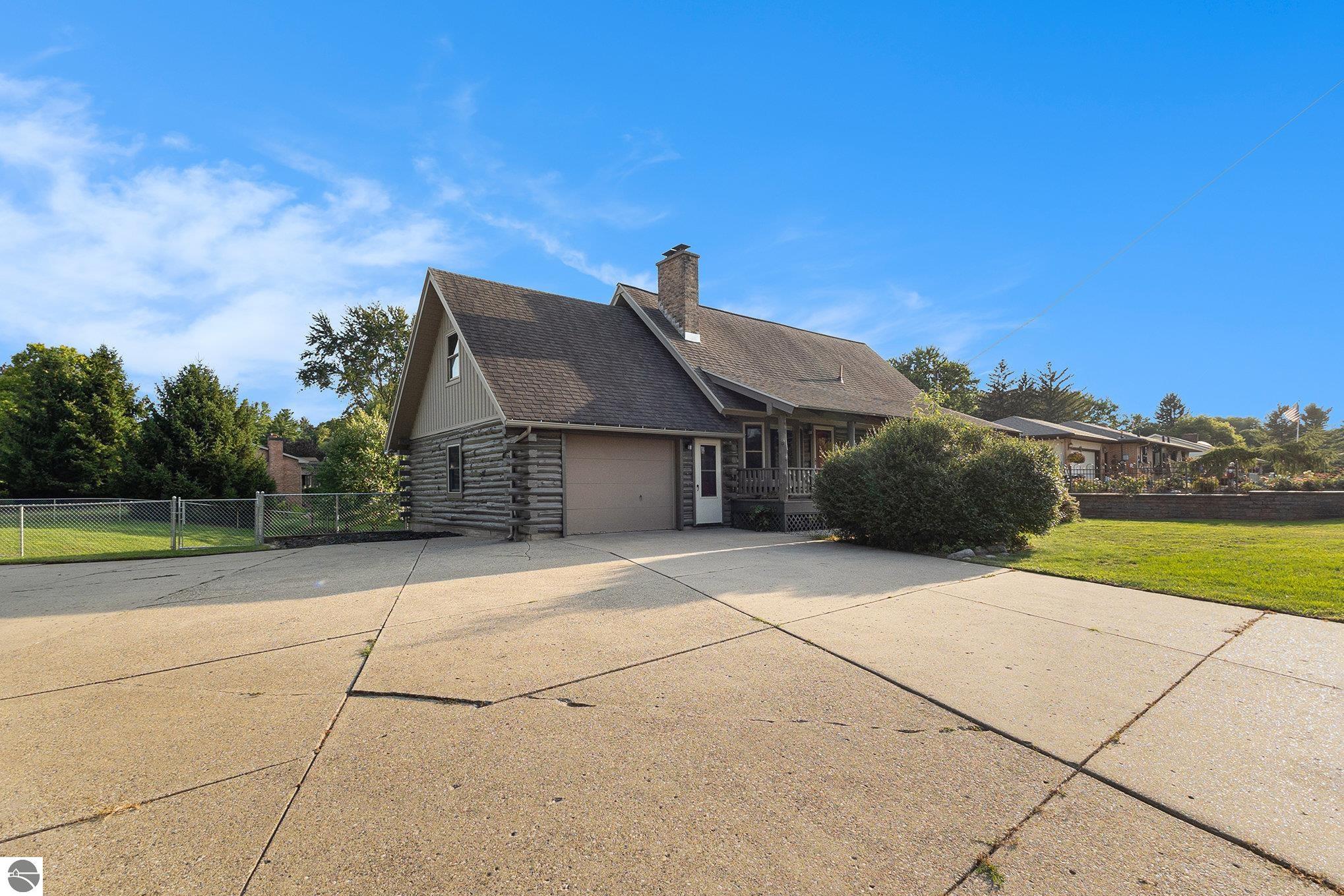 3040 NW Richmond Street, Walker, MI 49534 — Photo 2
