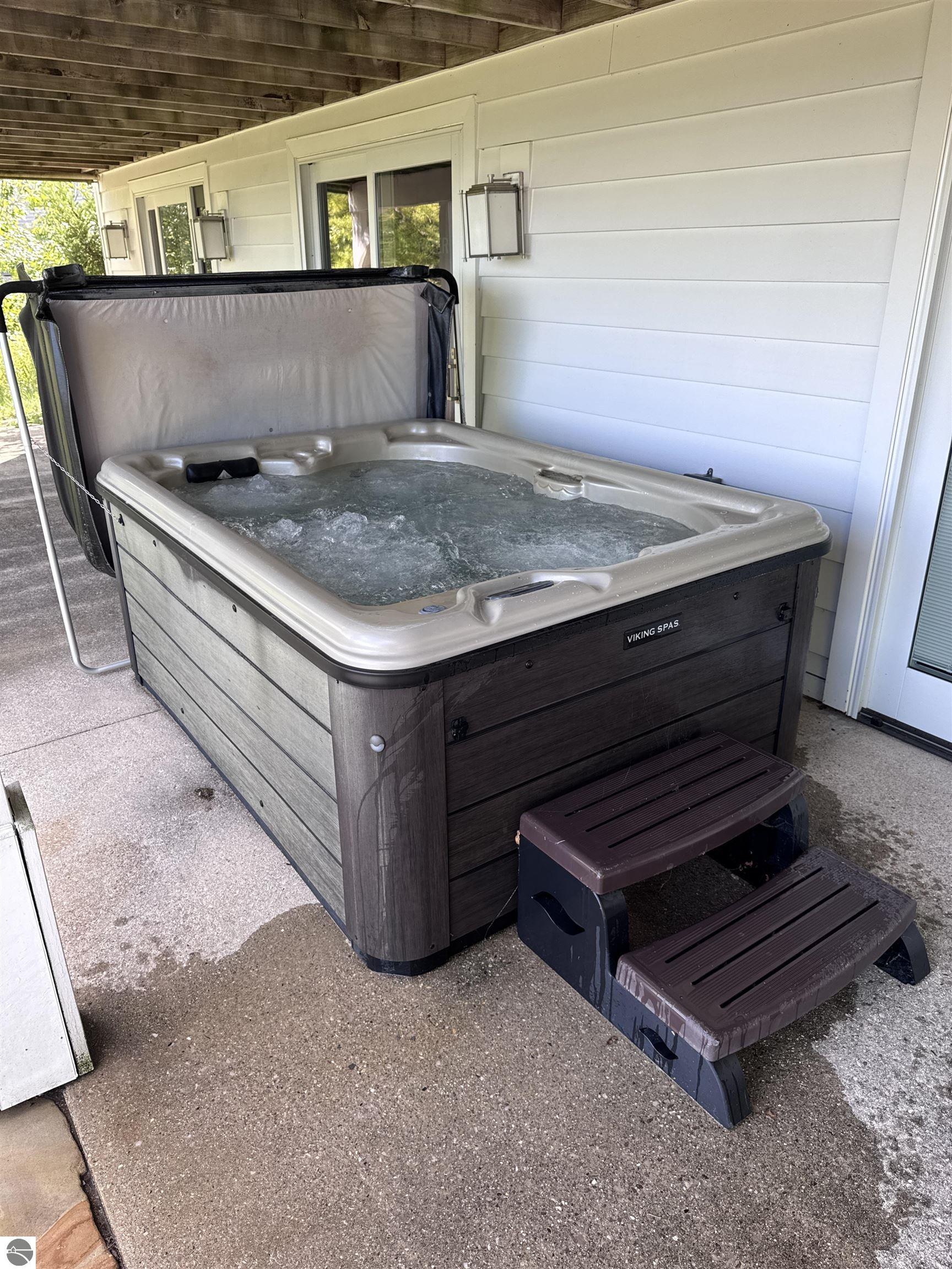 Click to enlarge photo