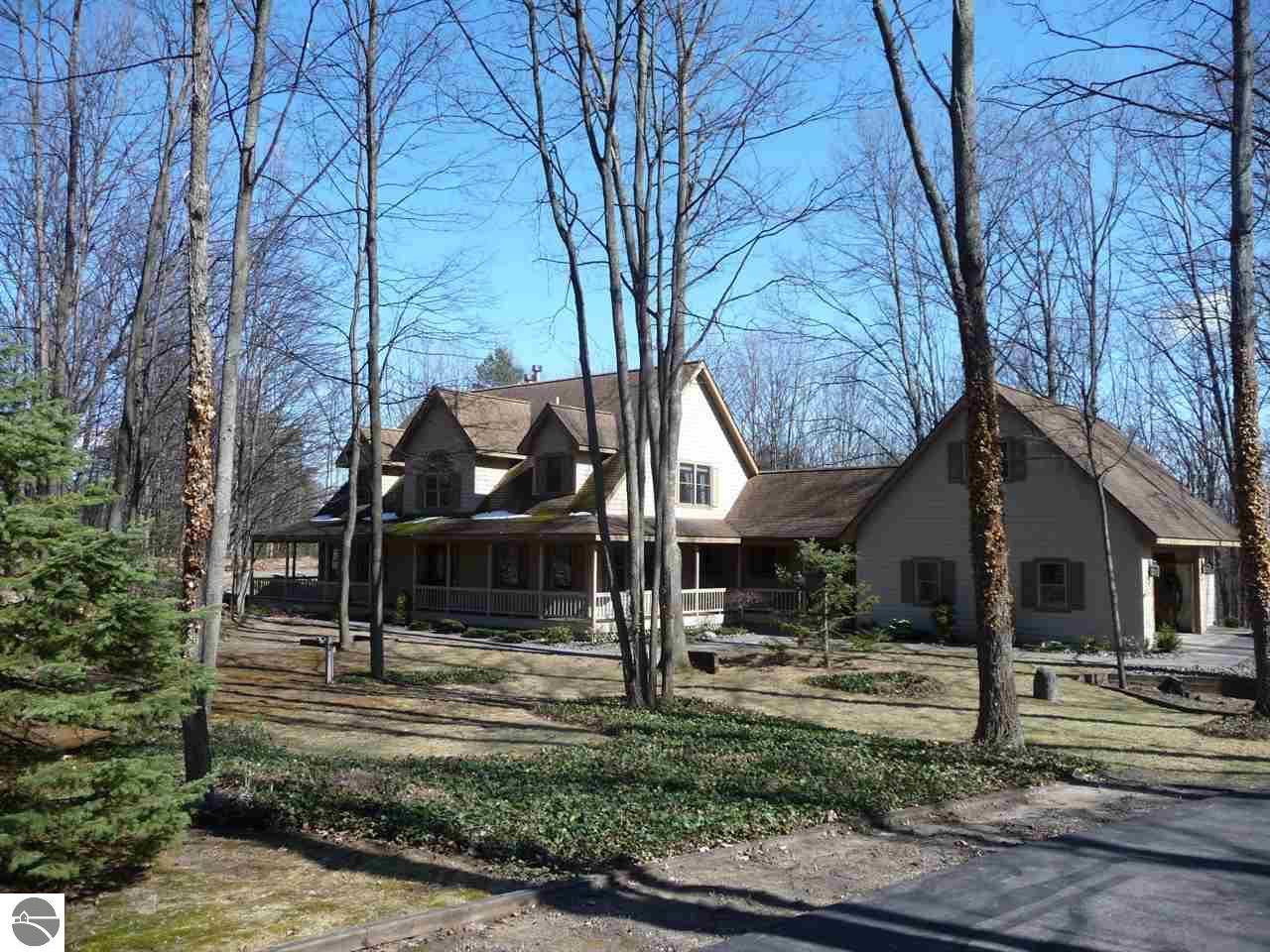 6285 S Westwood Parkway, Suttons Bay, MI 49682 — front exterior