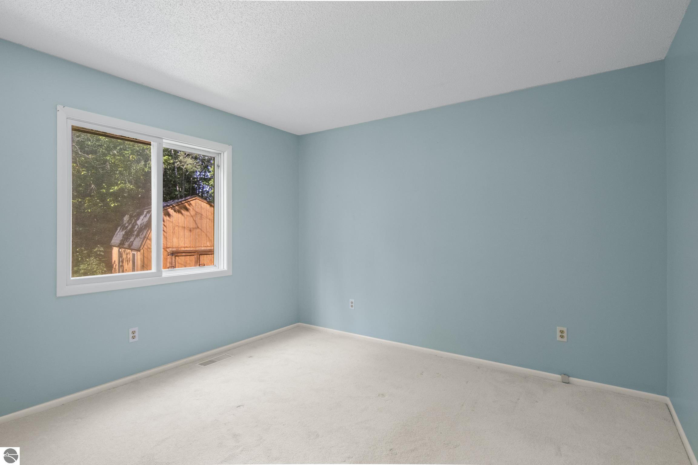 20922 Red Oak Drive, Lake Ann, MI 49650 — Photo 11