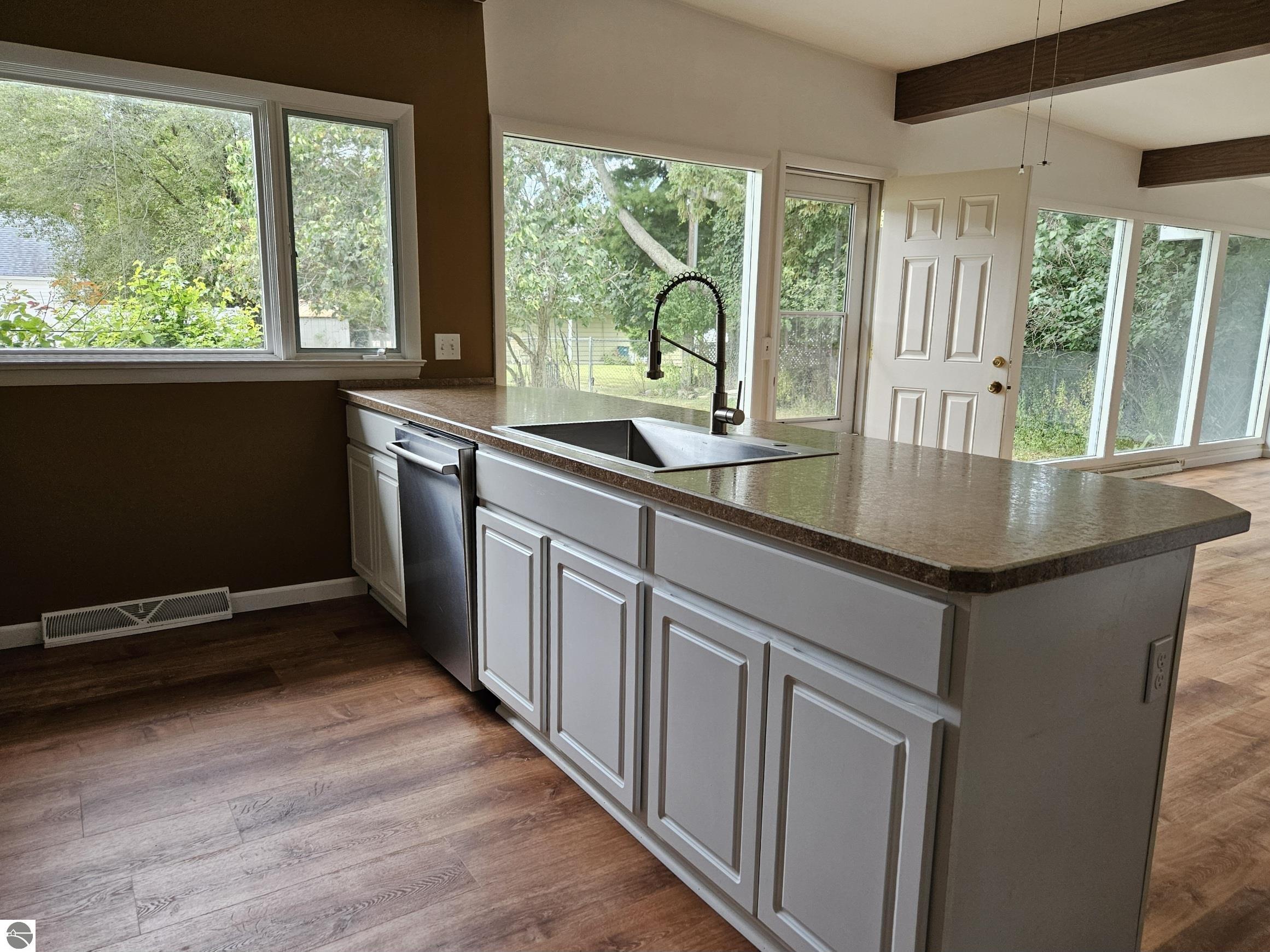 713 W Lincoln Street, East Tawas, MI 48730 — Photo 3