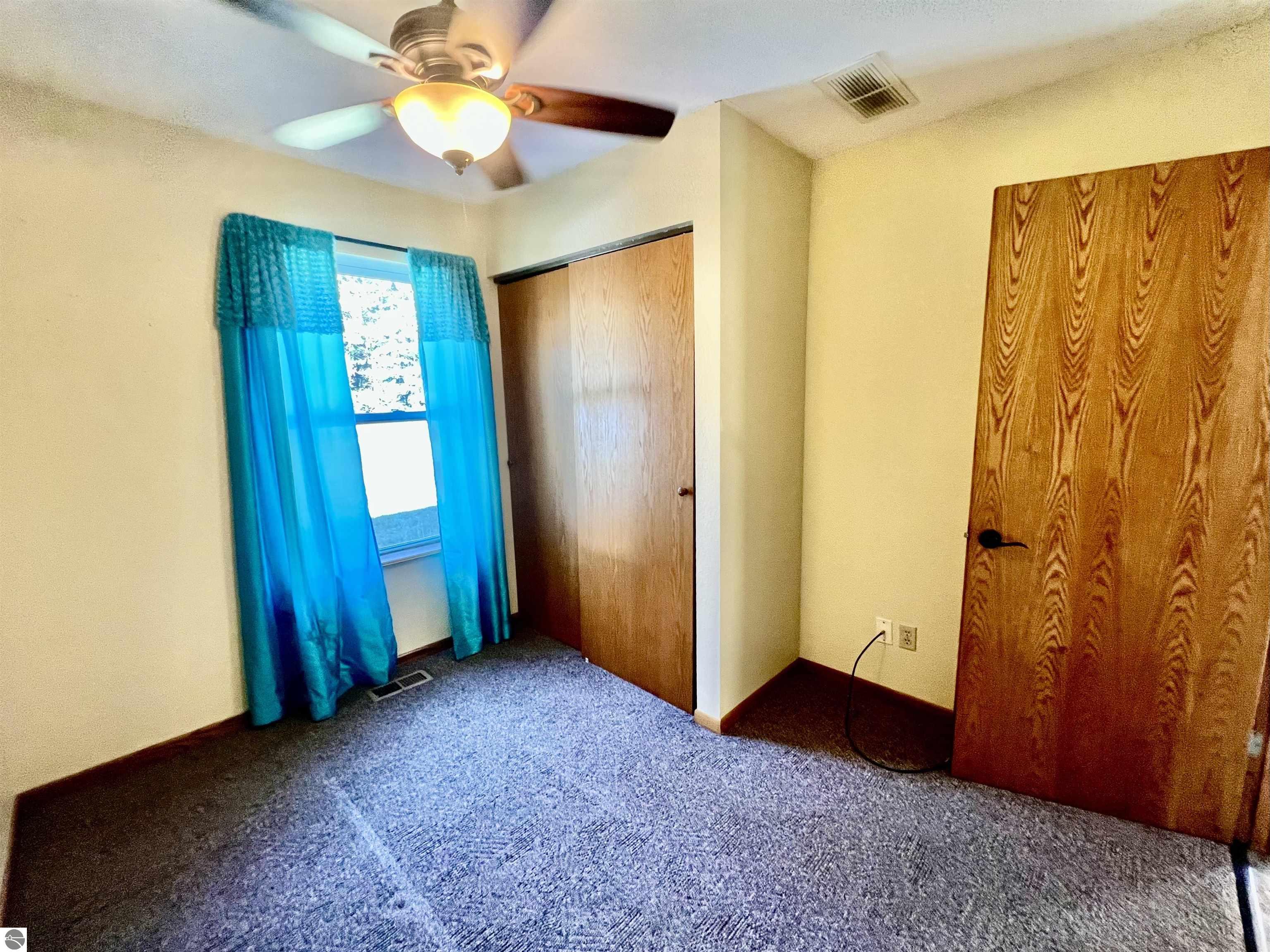 10911 E Lake Montcalm Road, Riverdale, MI 48877 — Photo 15