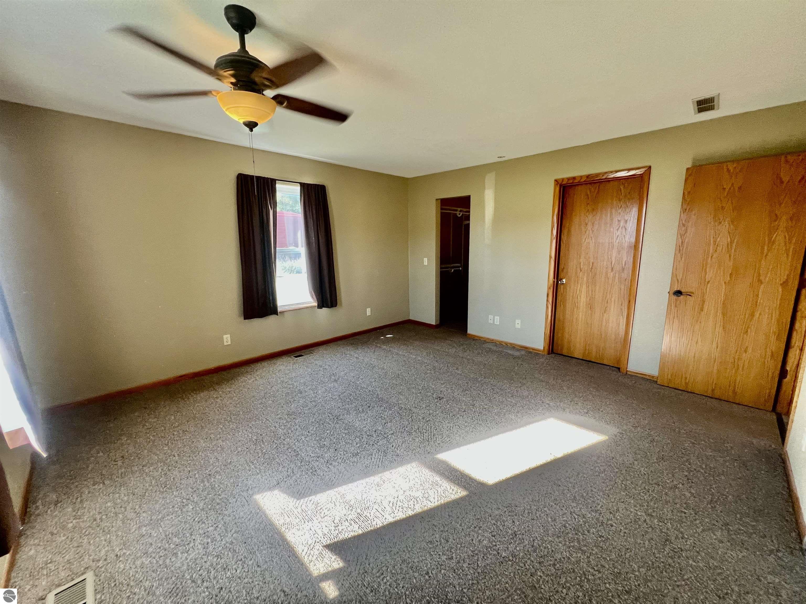 10911 E Lake Montcalm Road, Riverdale, MI 48877 — Photo 26