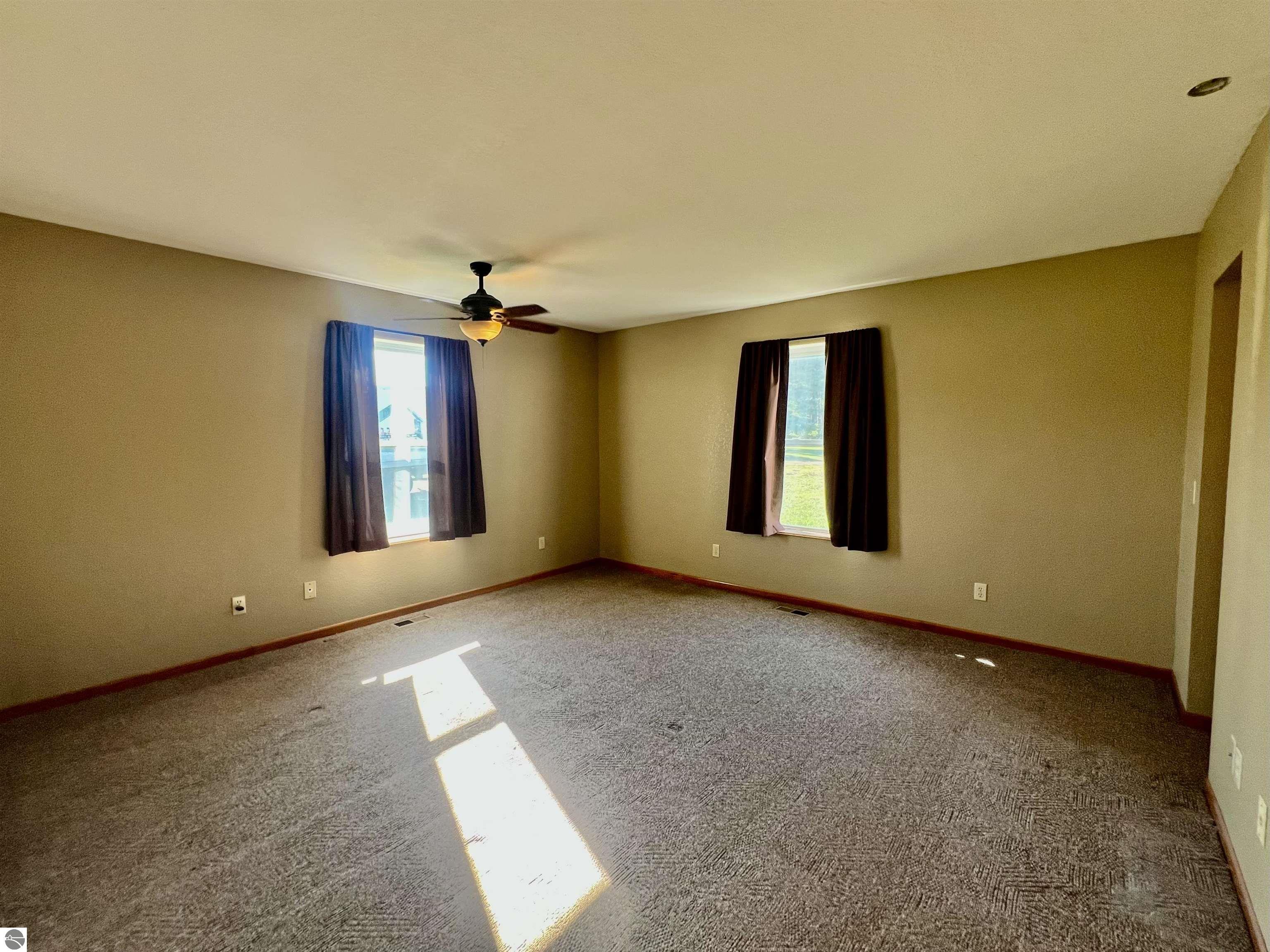 10911 E Lake Montcalm Road, Riverdale, MI 48877 — Photo 27