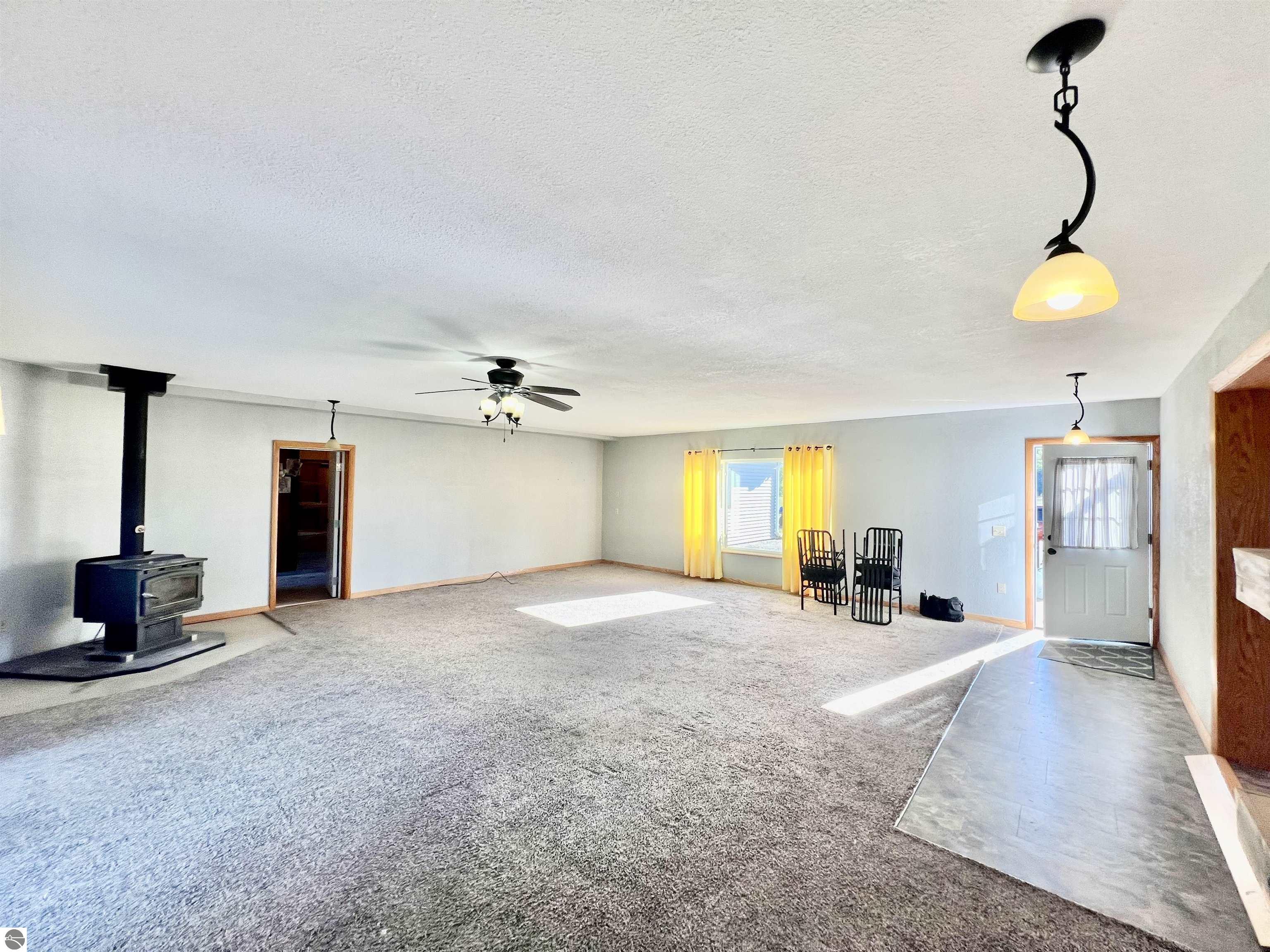 10911 E Lake Montcalm Road, Riverdale, MI 48877 — Photo 4