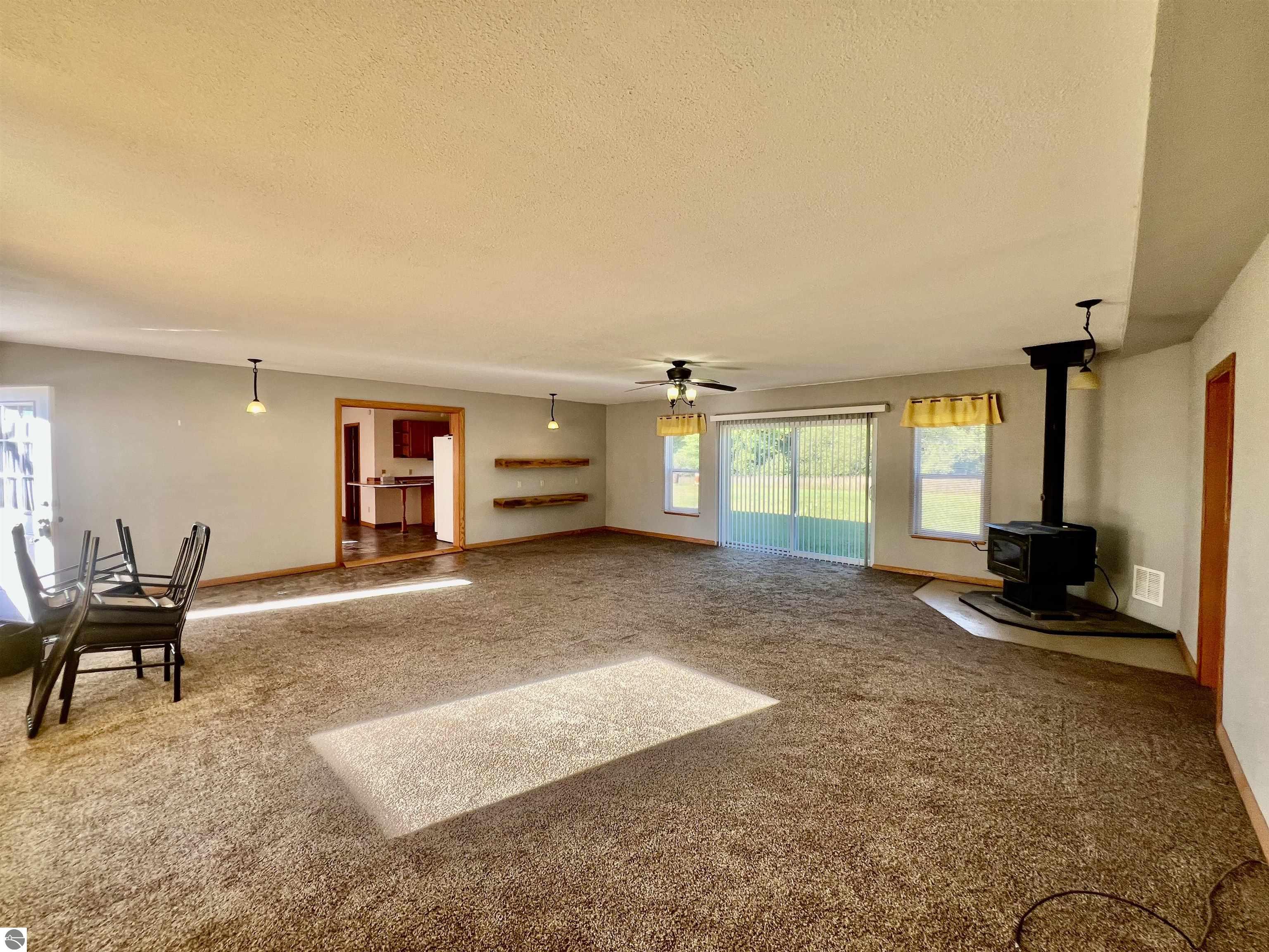 10911 E Lake Montcalm Road, Riverdale, MI 48877 — Photo 7