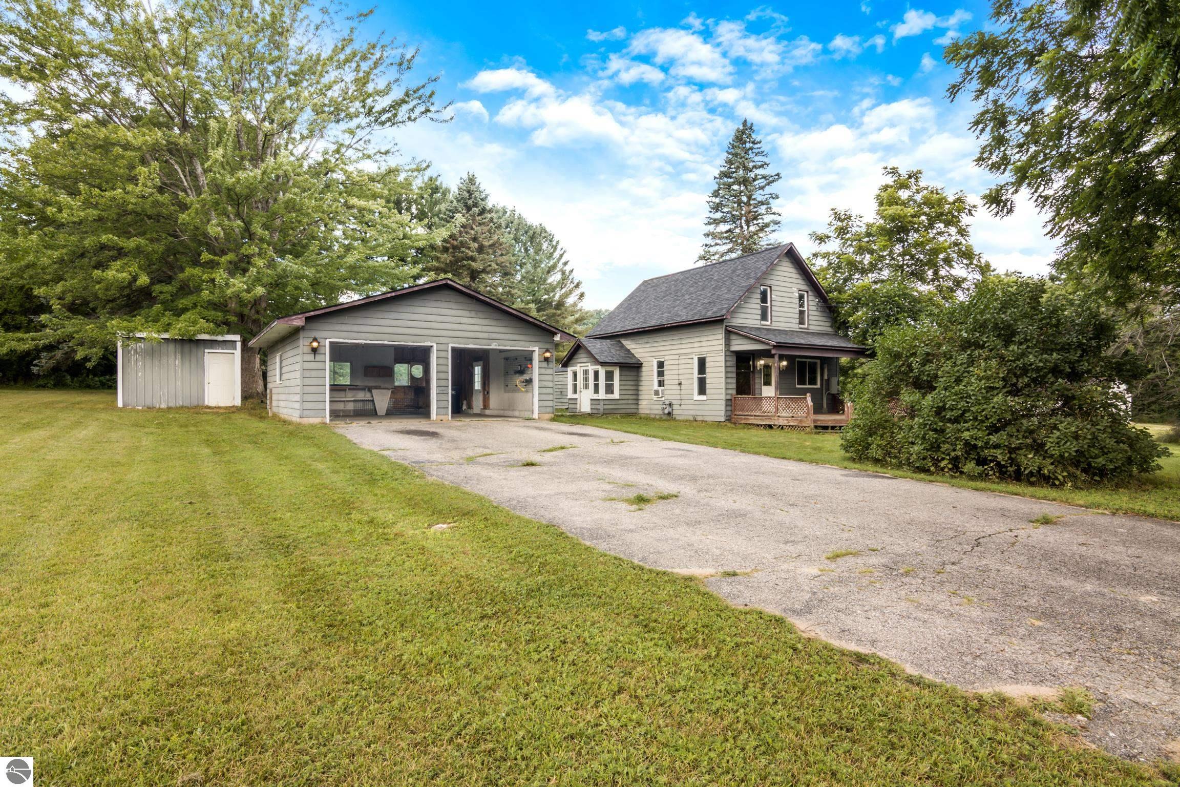 2211 Howard Street, Central Lake, MI 49622 — front exterior