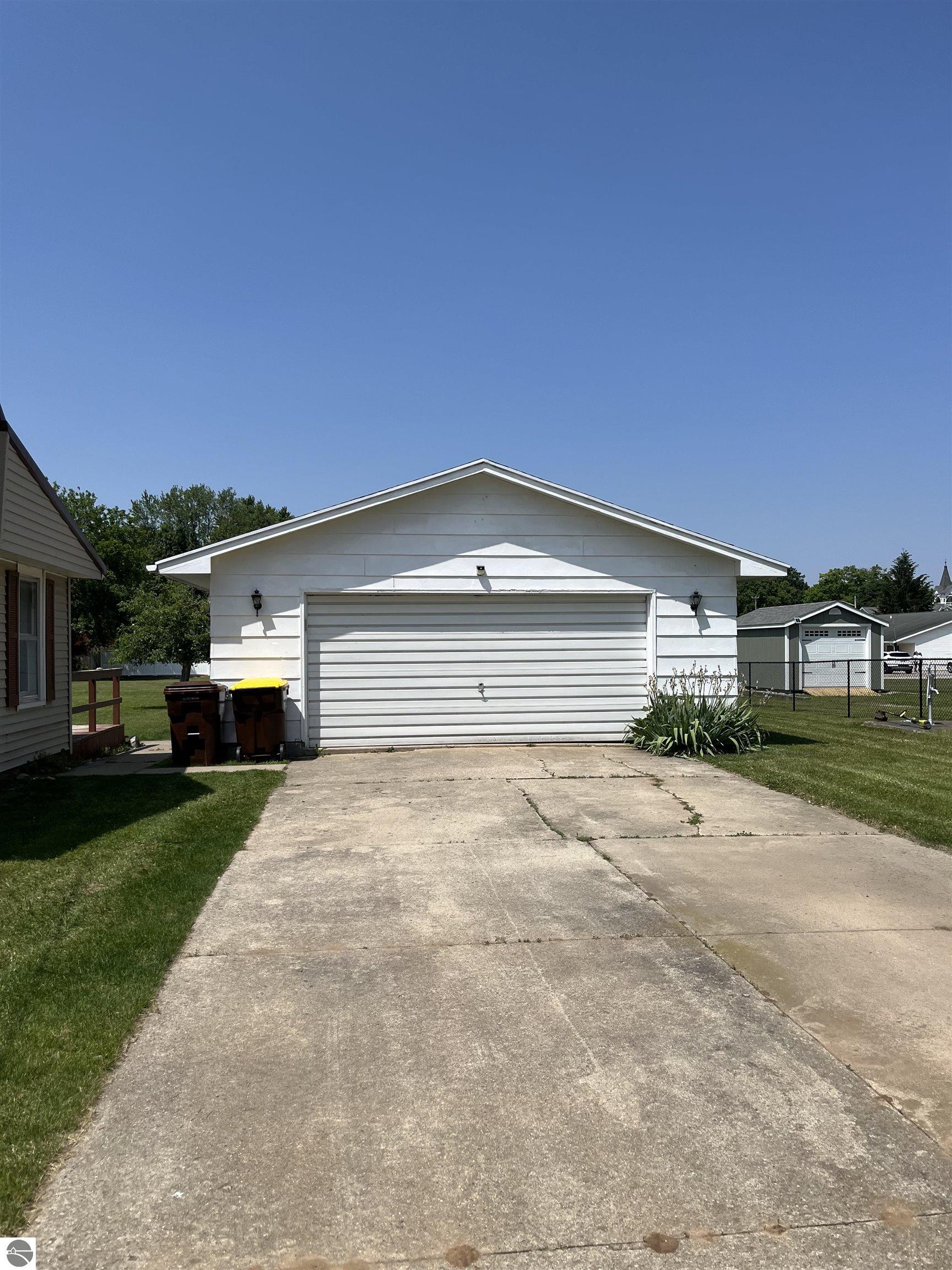214 Cook Street, Maple Rapids, MI 48853 — Photo 2