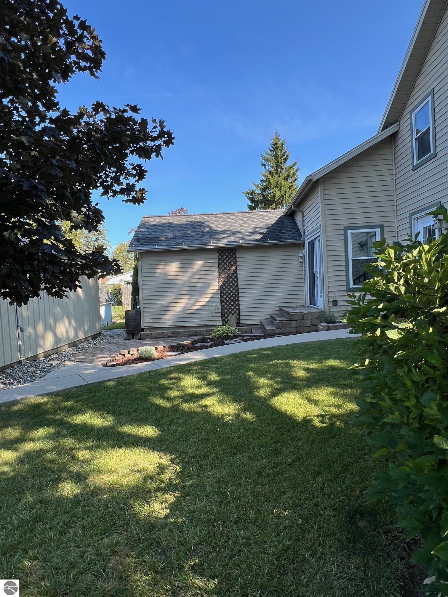 203 N Elm Street, Ithaca, MI 48847 — Photo 6