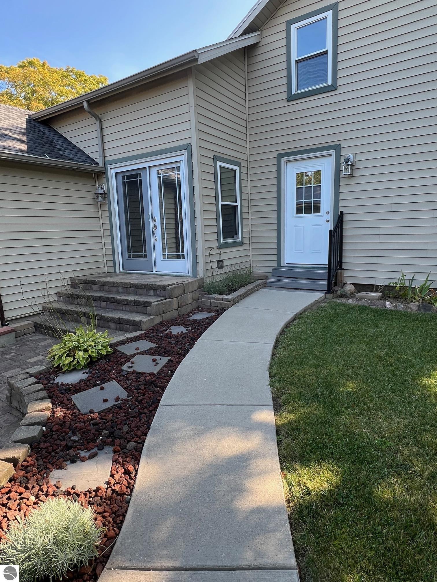 203 N Elm Street, Ithaca, MI 48847 — Photo 8