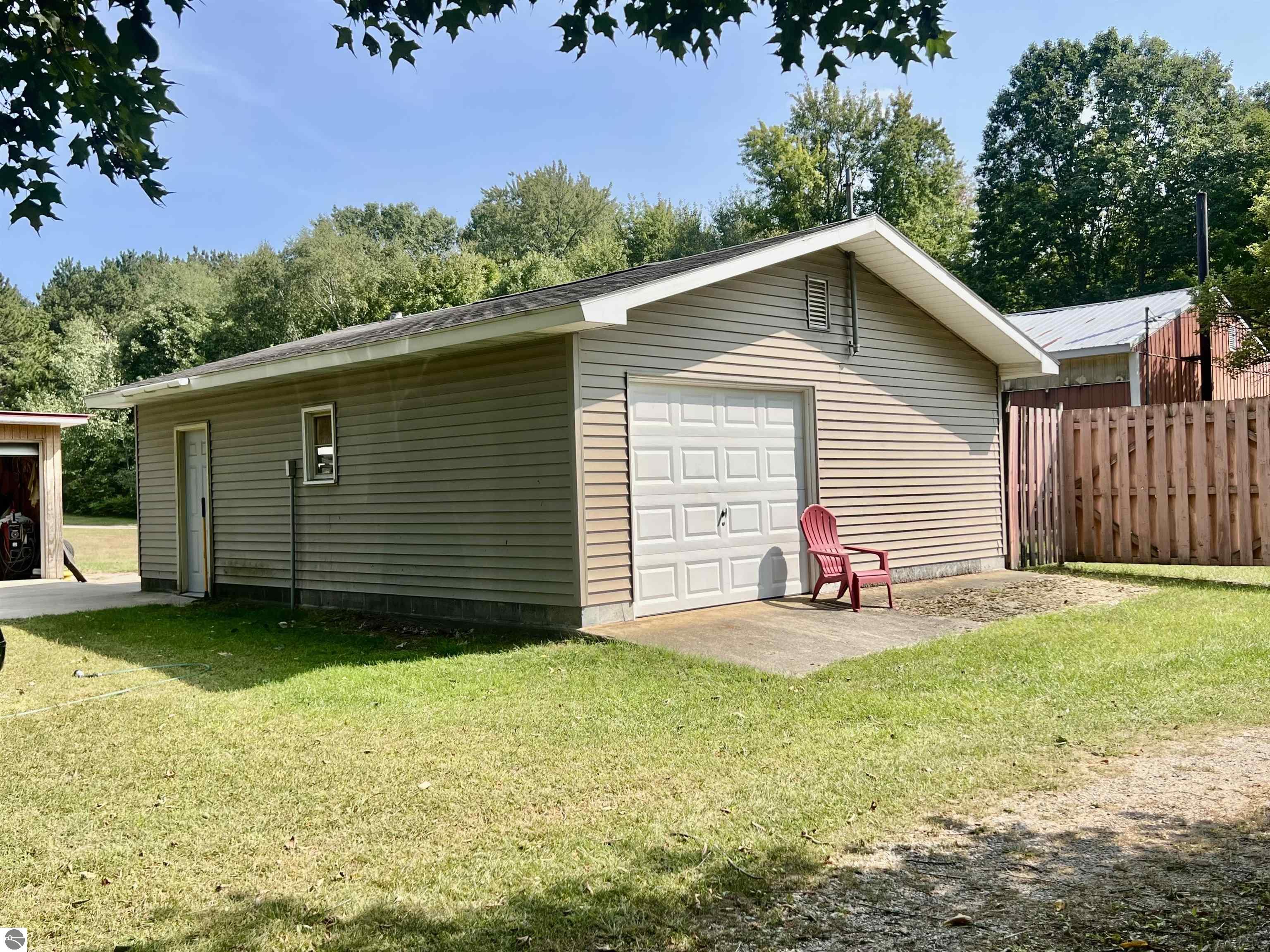 9990 N Lumberjack Road, Riverdale, MI 48877 — Photo 22